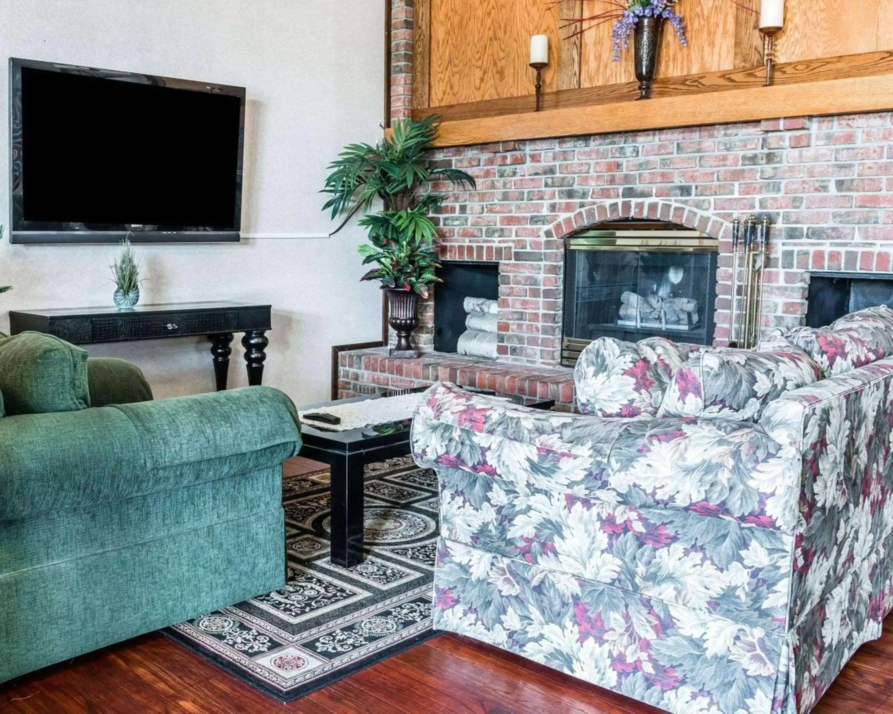 Lobby or reception, Seating Area in Econo Lodge Inn & Suites