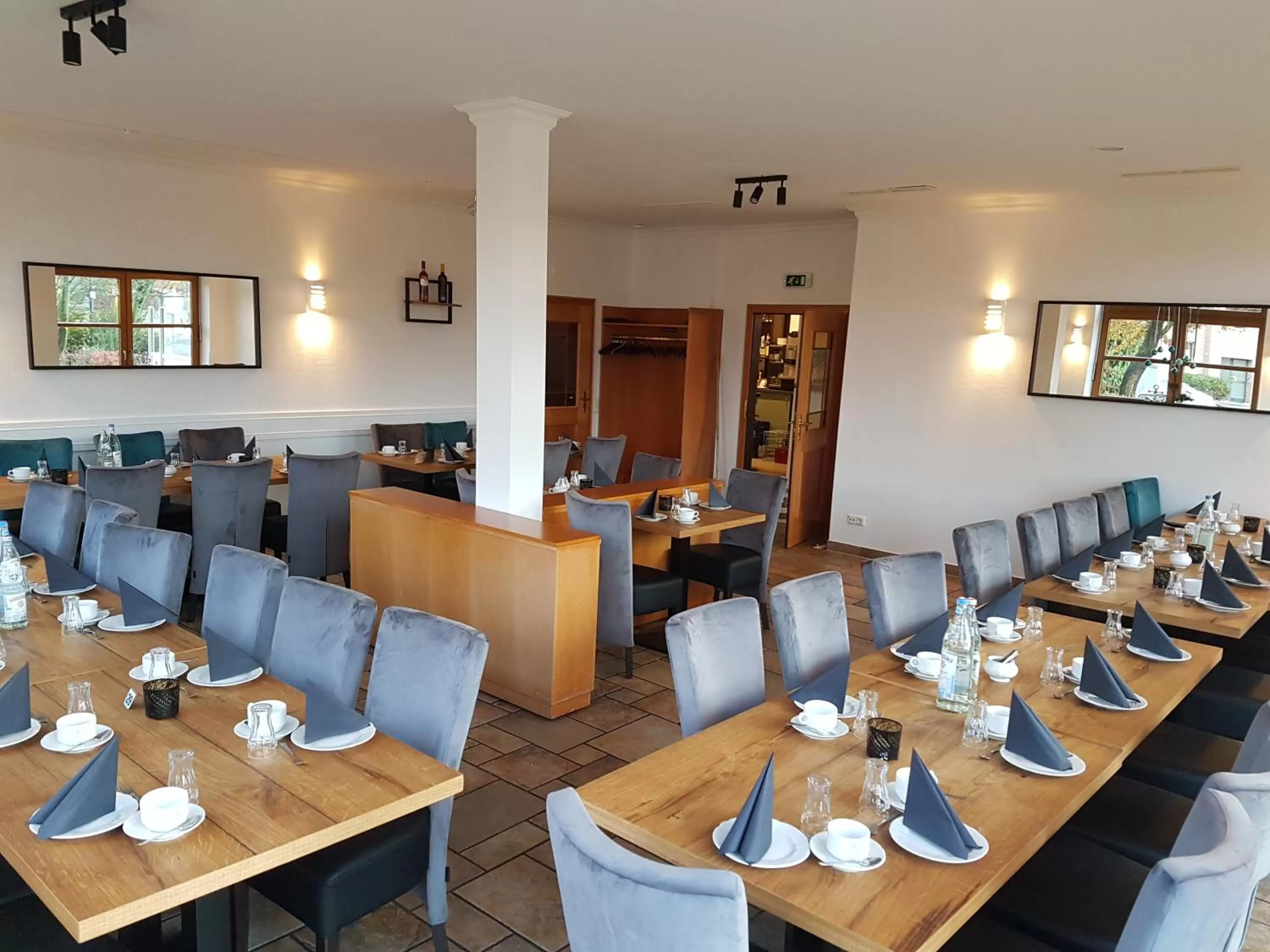 Restaurant/places to eat in Olympia Hotel & Restaurant