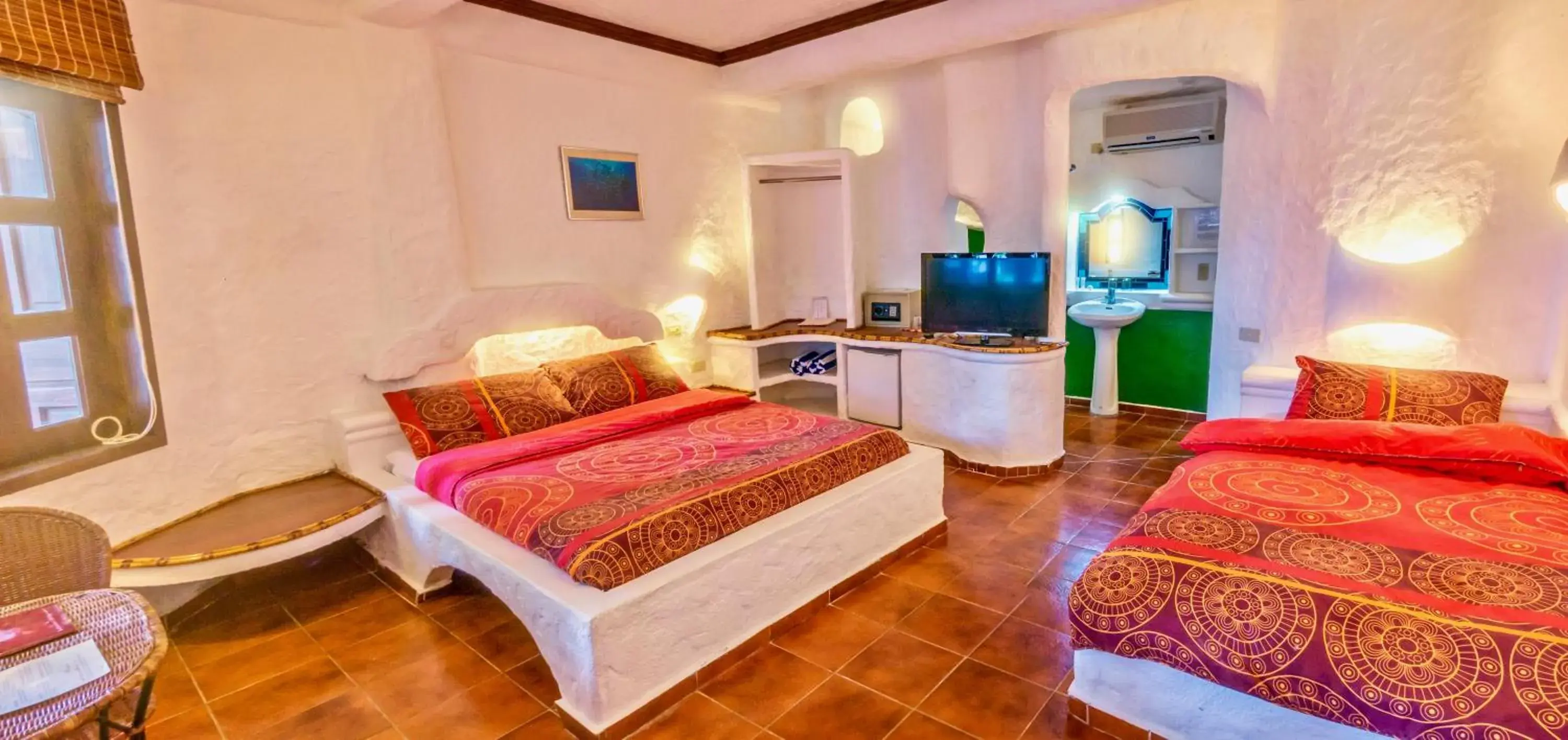 Double or Twin Room in Atlantis Dive Resort Puerto Galera Double or Twin Room in Atlantis Dive Resort Puerto Galera