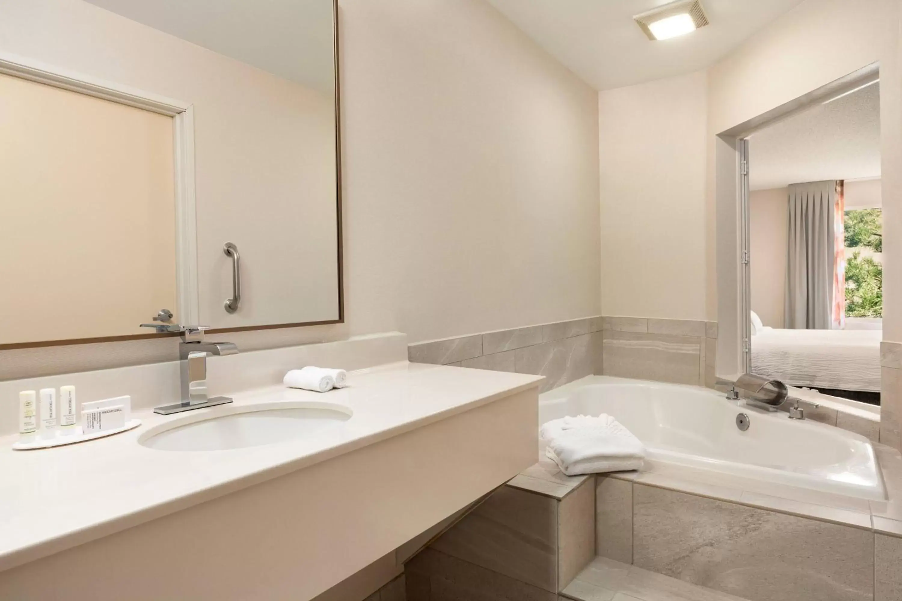 Bathroom in Fairfield Inn & Suites by Marriott Reno Sparks