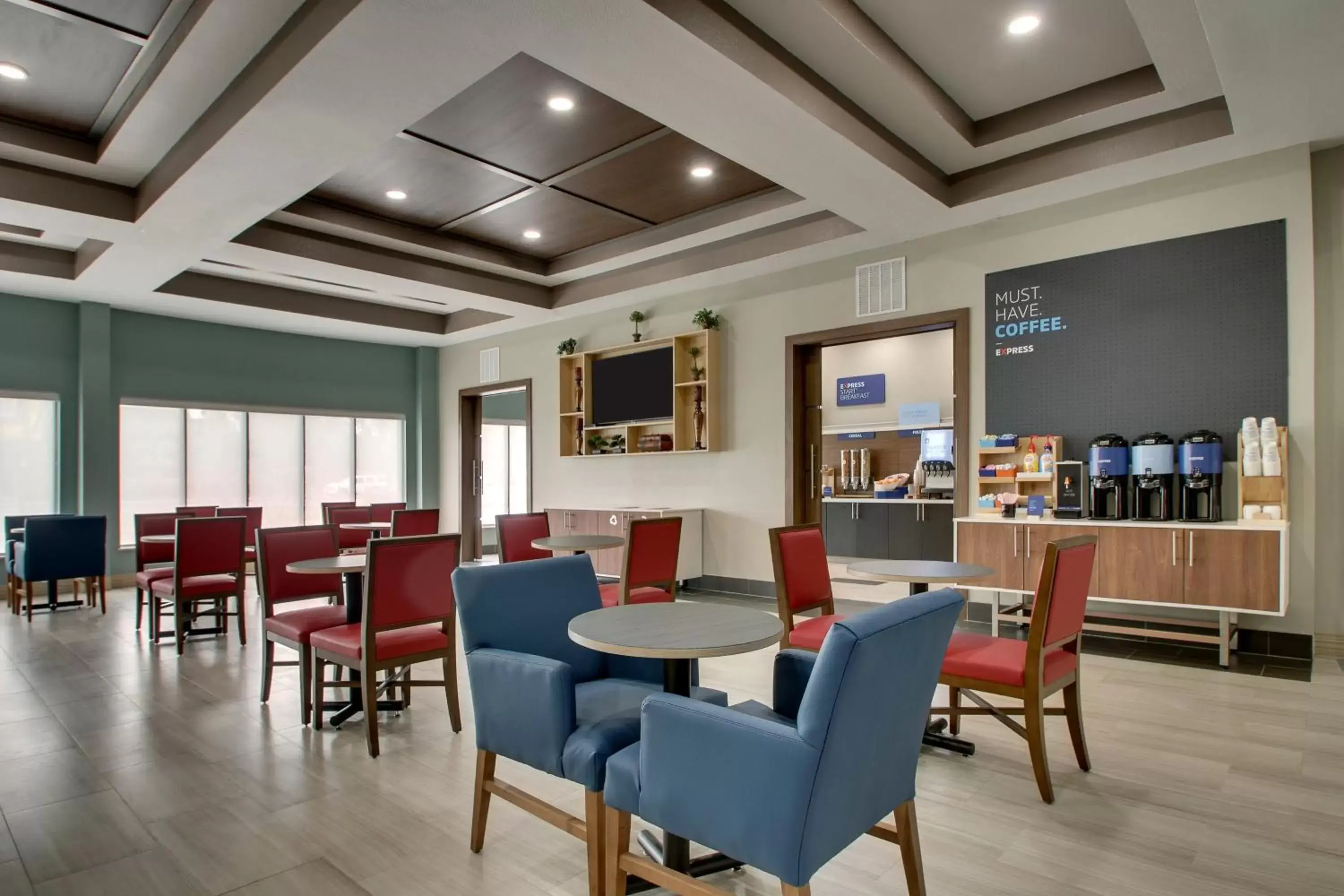 Breakfast, Restaurant/Places to Eat in Holiday Inn Express & Suites Laurel, an IHG Hotel