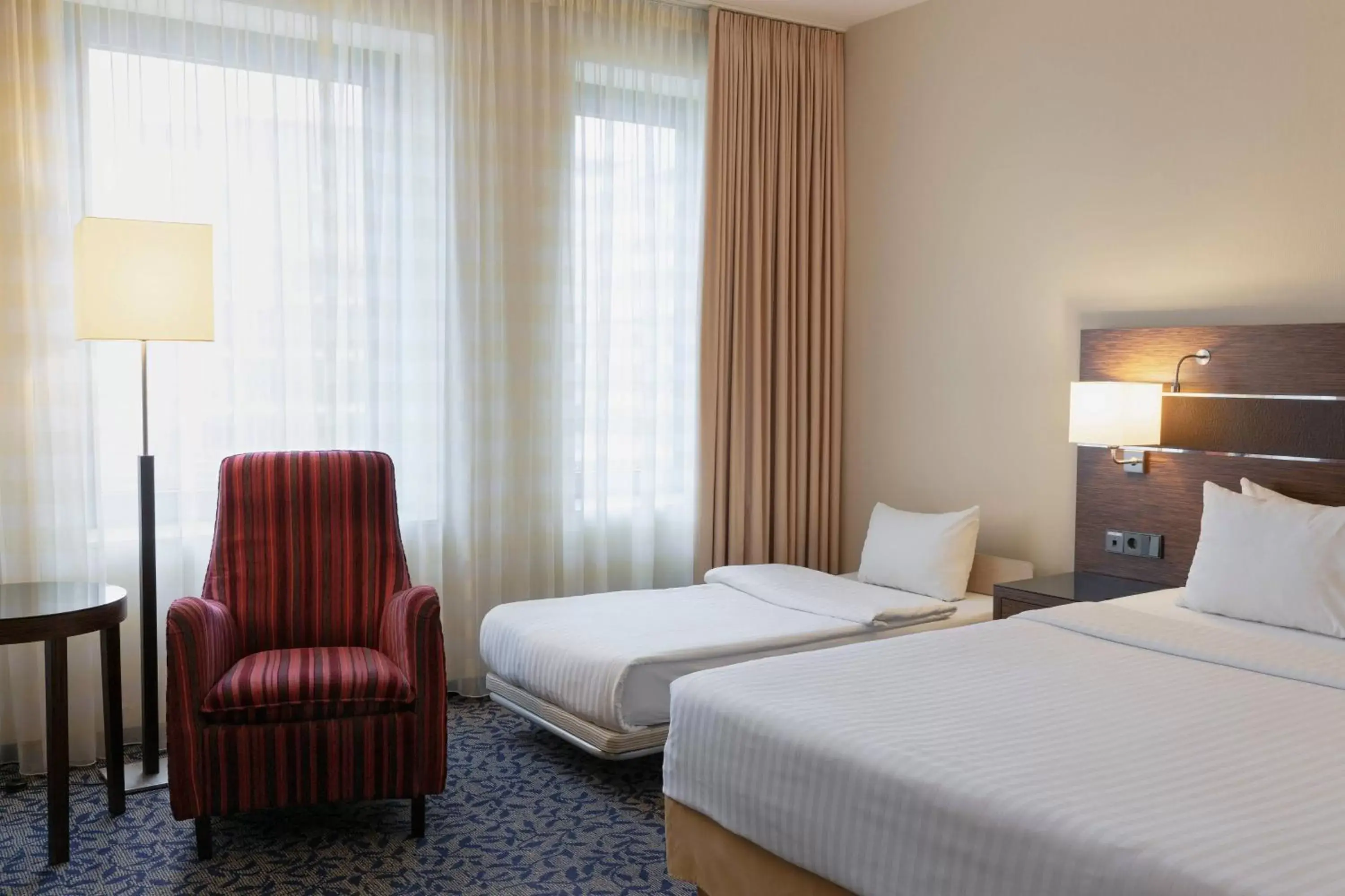 Photo of the whole room, Bed in Courtyard by Marriott Vienna Prater/Messe