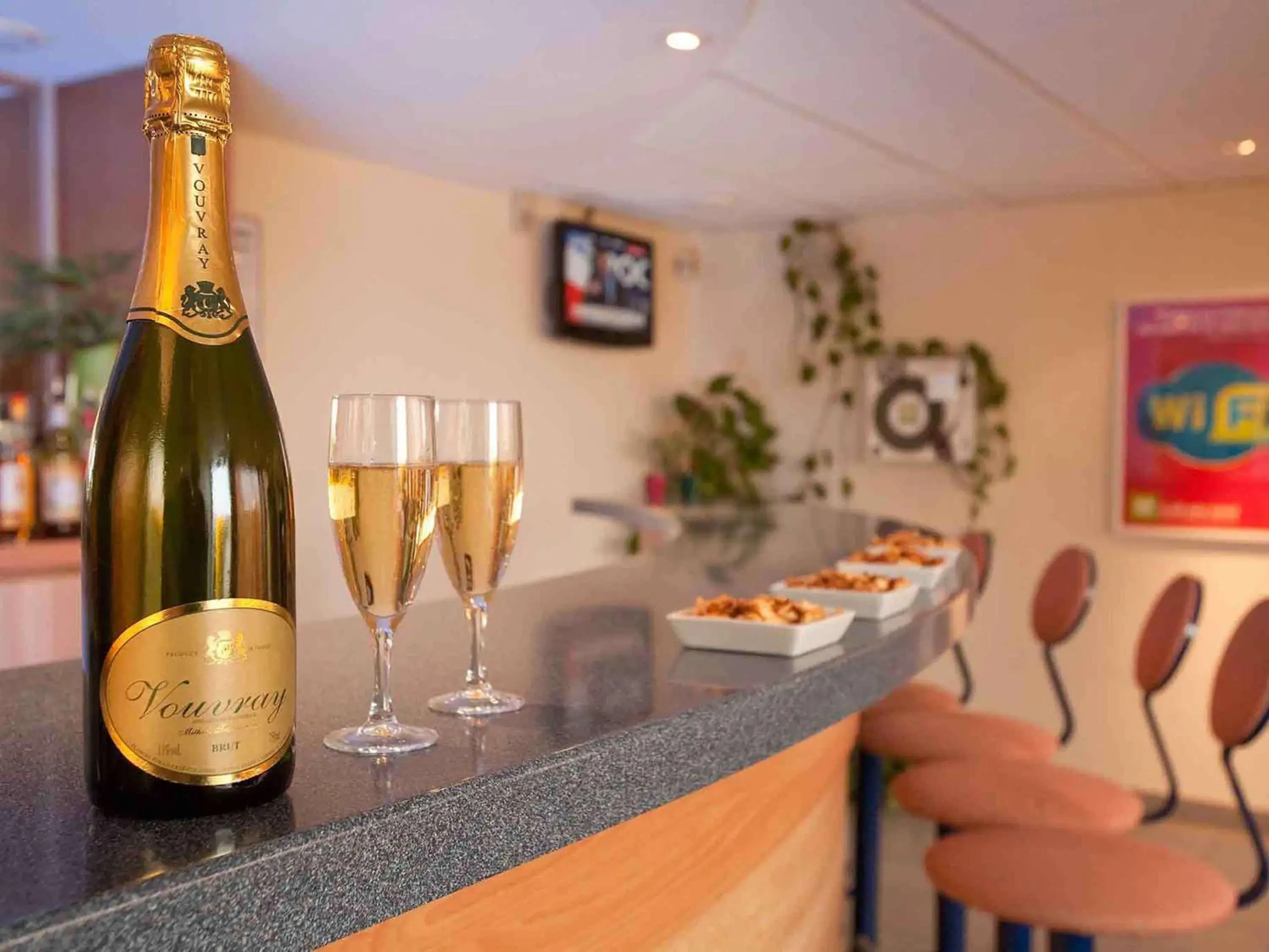 Lounge or bar in ibis Styles Orléans Lounge or bar in ibis Styles Orléans