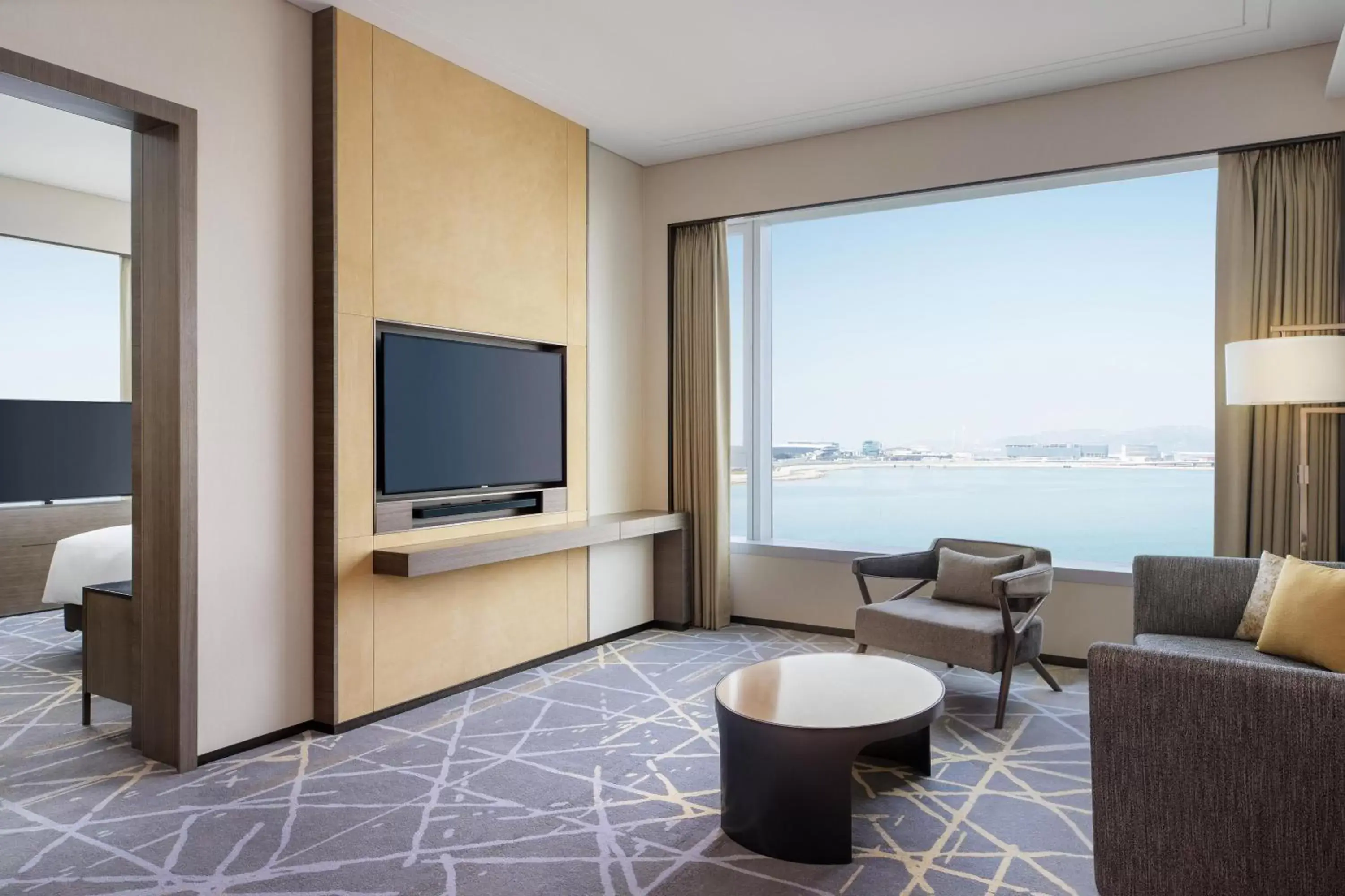 Living room in Sheraton Hong Kong Tung Chung Hotel