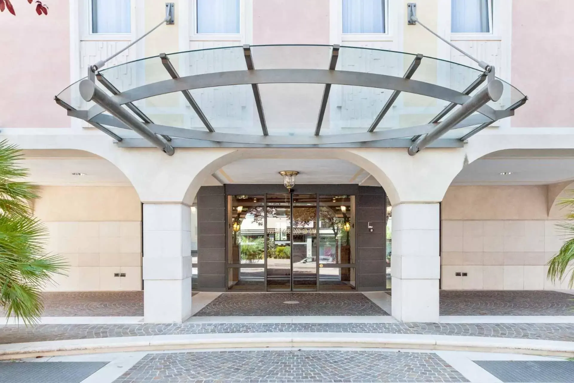 Facade/entrance in Hotel Leon d'Oro