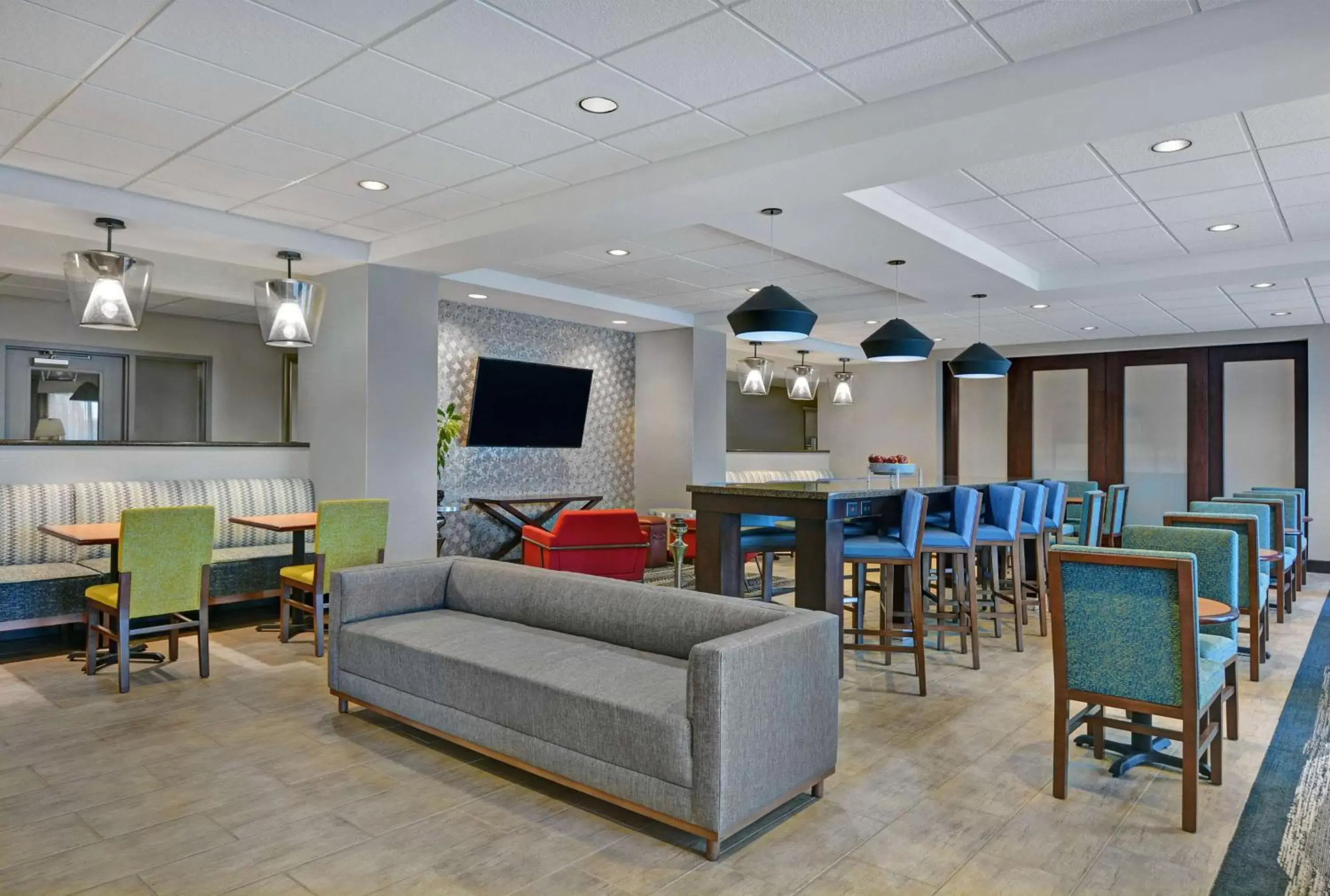 Lobby or reception in Hampton Inn Bath - Brunswick Area , ME Lobby or reception in Hampton Inn Bath - Brunswick Area , ME