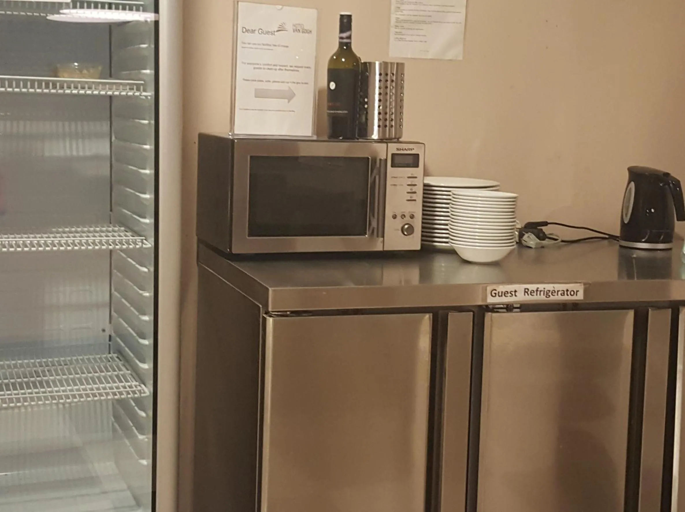 Communal kitchen in Hotel Van Gogh