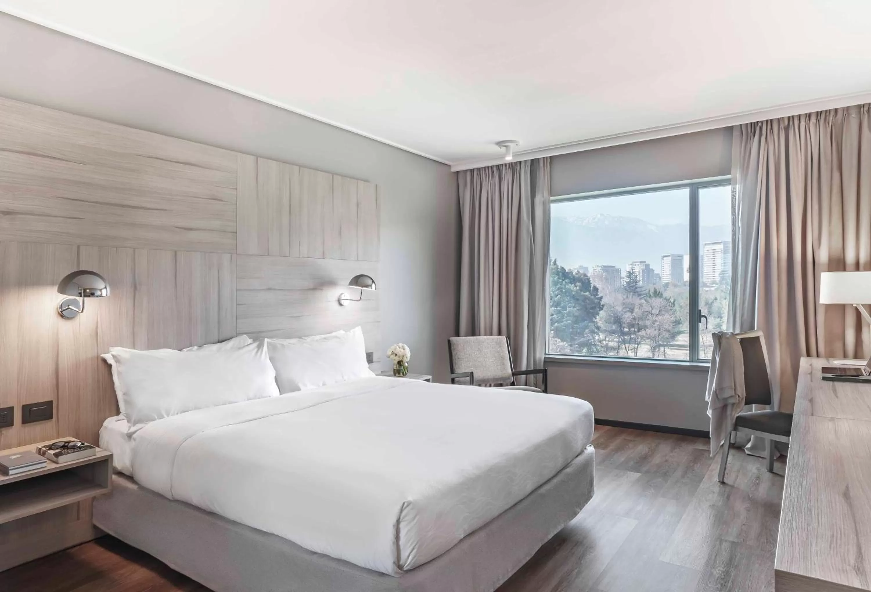 Bedroom, Bed in Pullman Santiago Vitacura