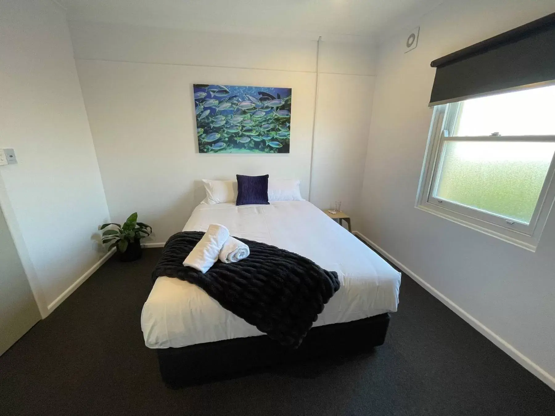 Bedroom, Bed in Plantation Hotel Coffs Harbour