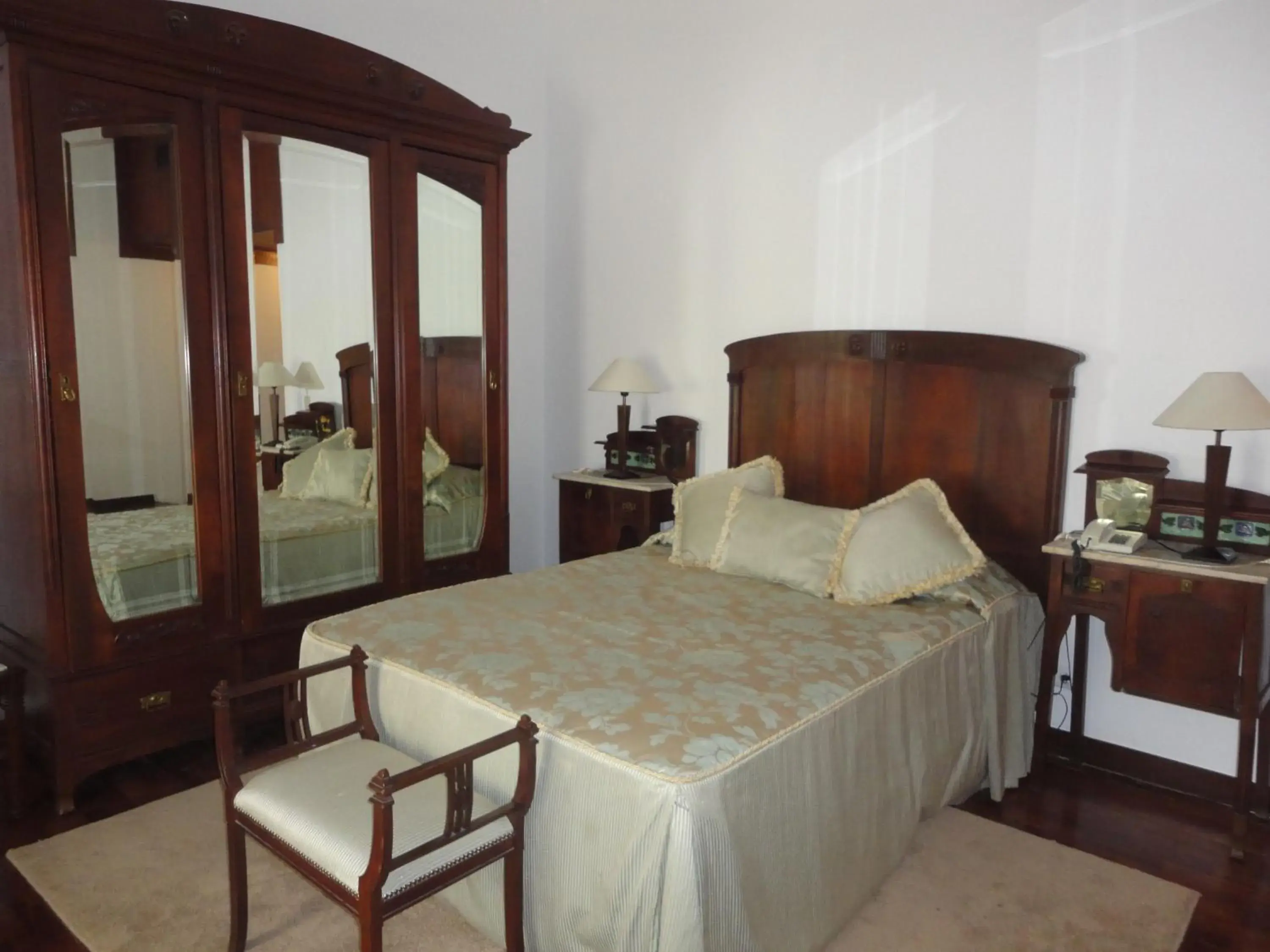 Photo of the whole room, Bed in Hotel Rural Quinta de Santo Antonio