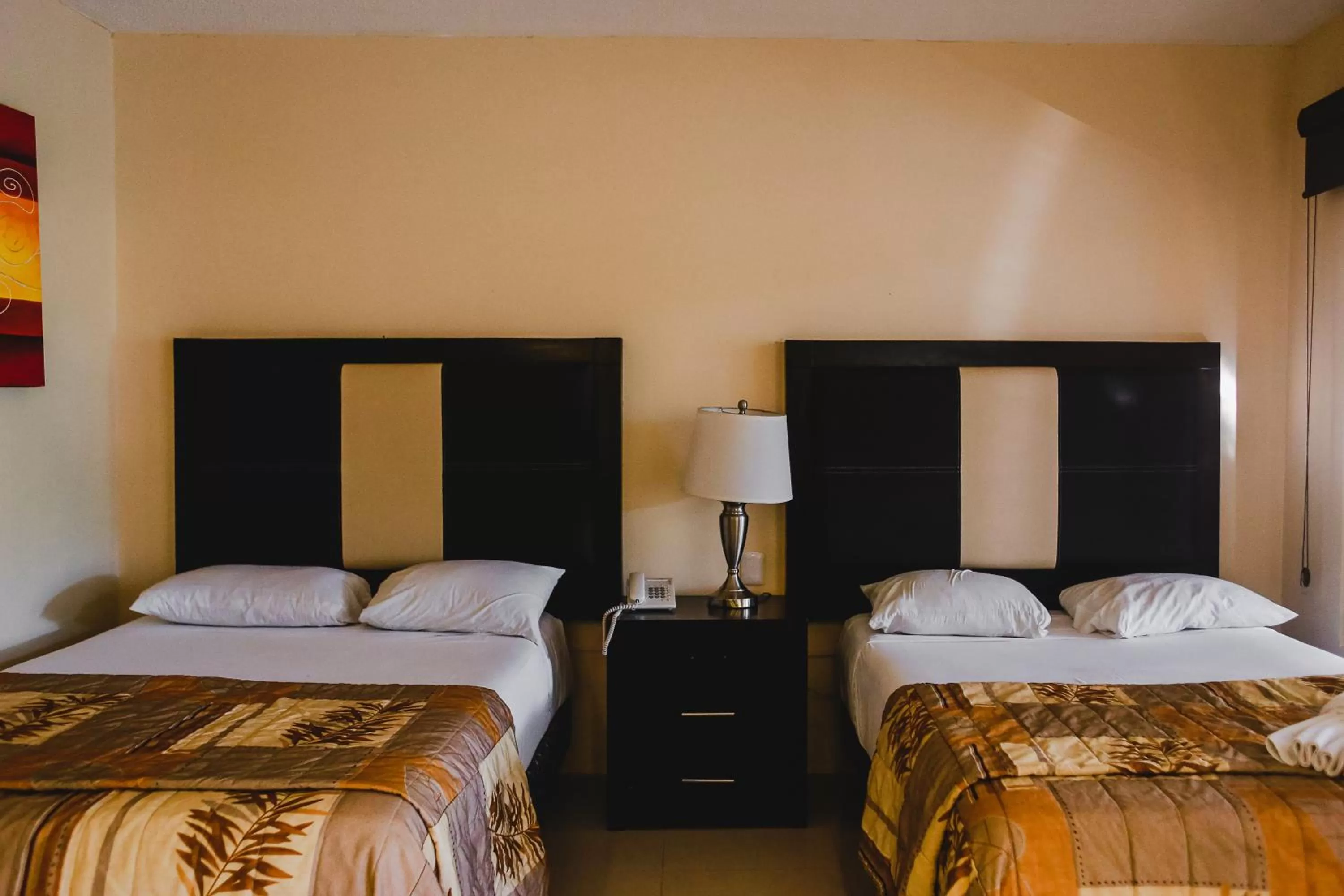 Bathroom, Bed in Hotel Plaza Mirador