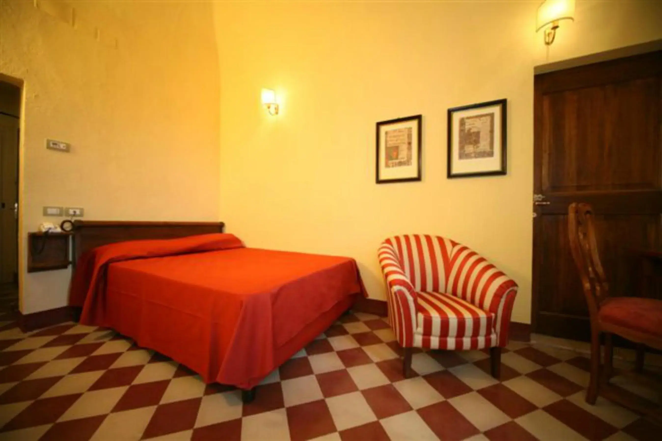 Bedroom, Bed in Il Chiostro Del Carmine