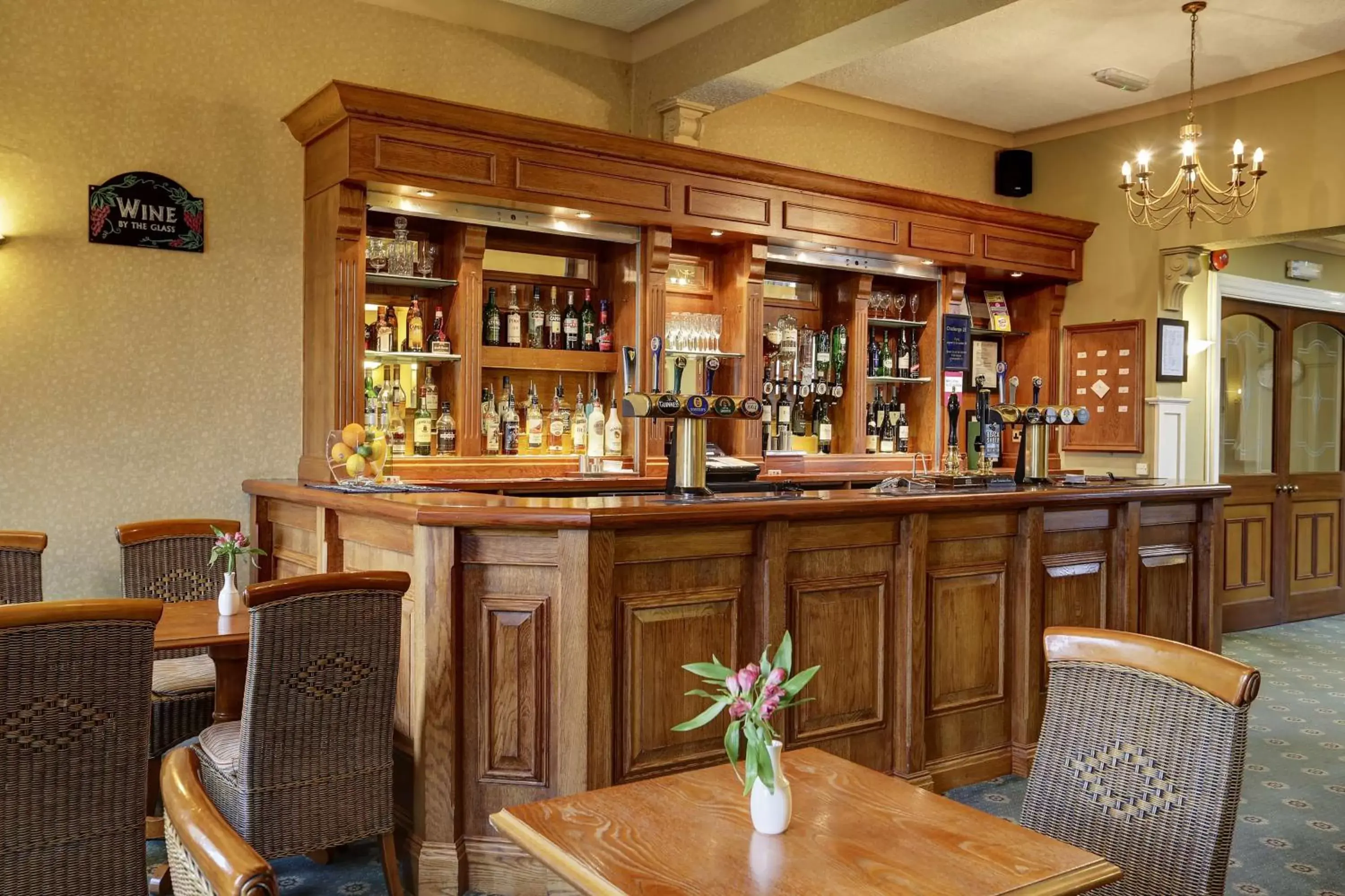 Restaurant/places to eat, Lounge/Bar in Best Western Forest and Vale Hotel