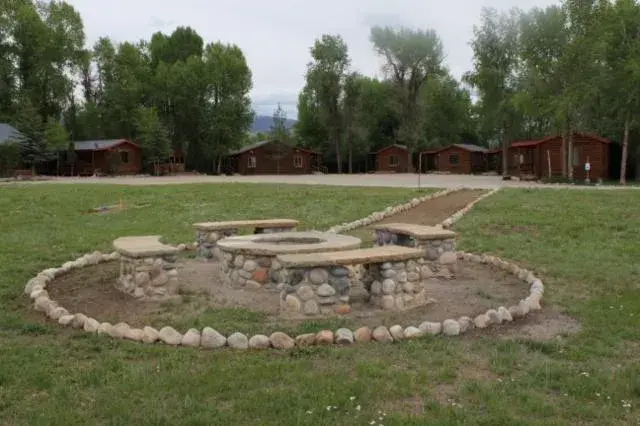 Area and facilities, Garden in Teton Valley Cabins