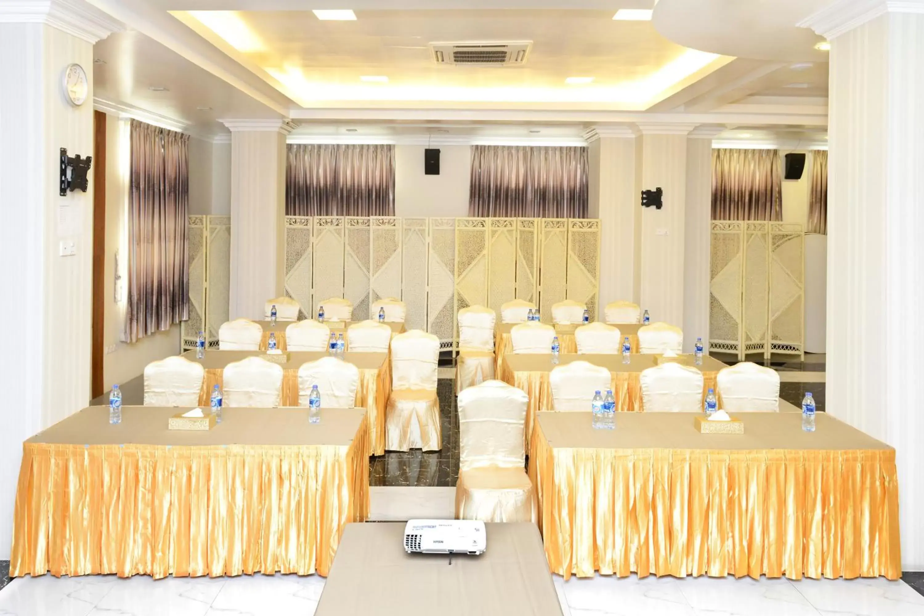 Meeting/conference room, Banquet Facilities in Hotel Grand United - Ahlone Branch