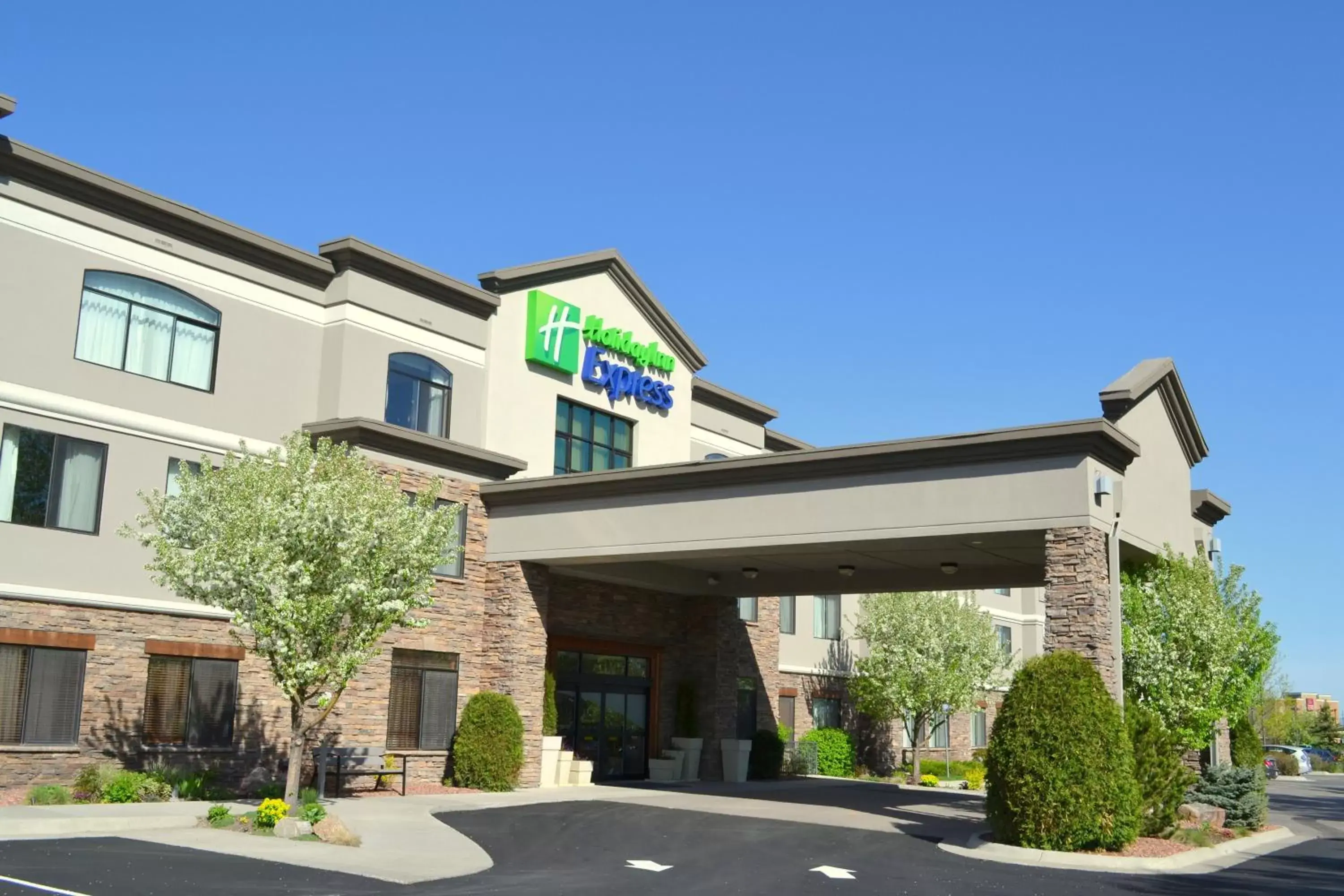 Property Building in Holiday Inn Express & Suites Bozeman West, an IHG Hotel