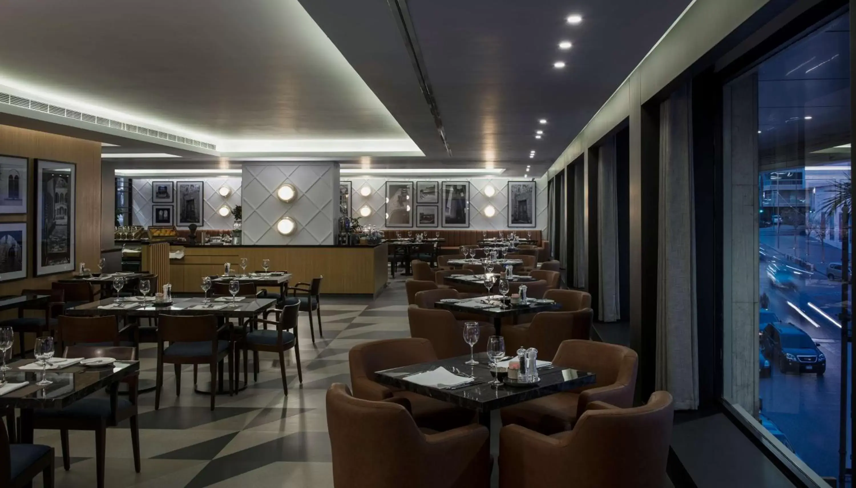 Restaurant/Places to Eat in Radisson Blu Hotel, Beirut Verdun