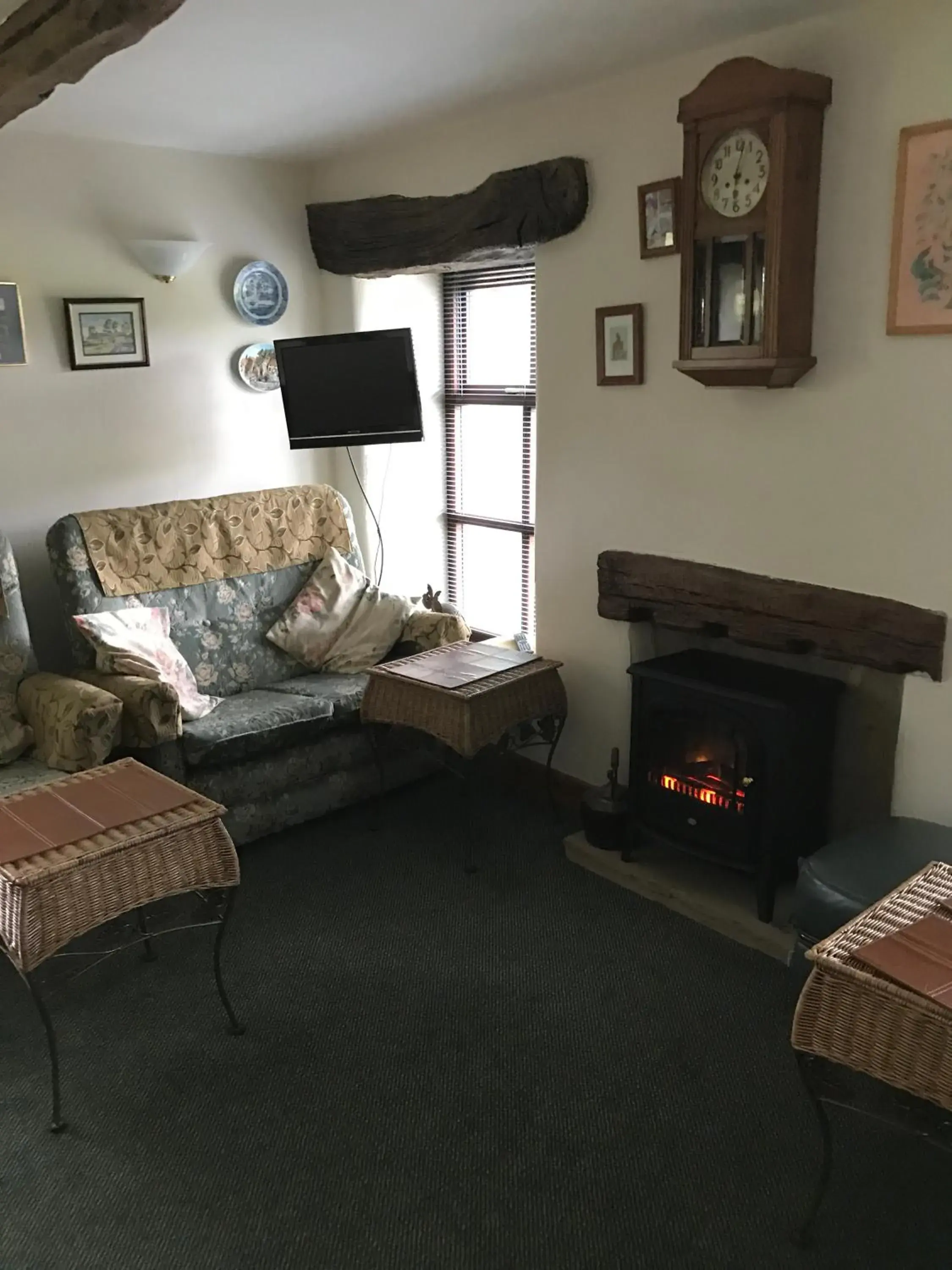 Lounge or bar, Seating Area in Middle Flass Lodge