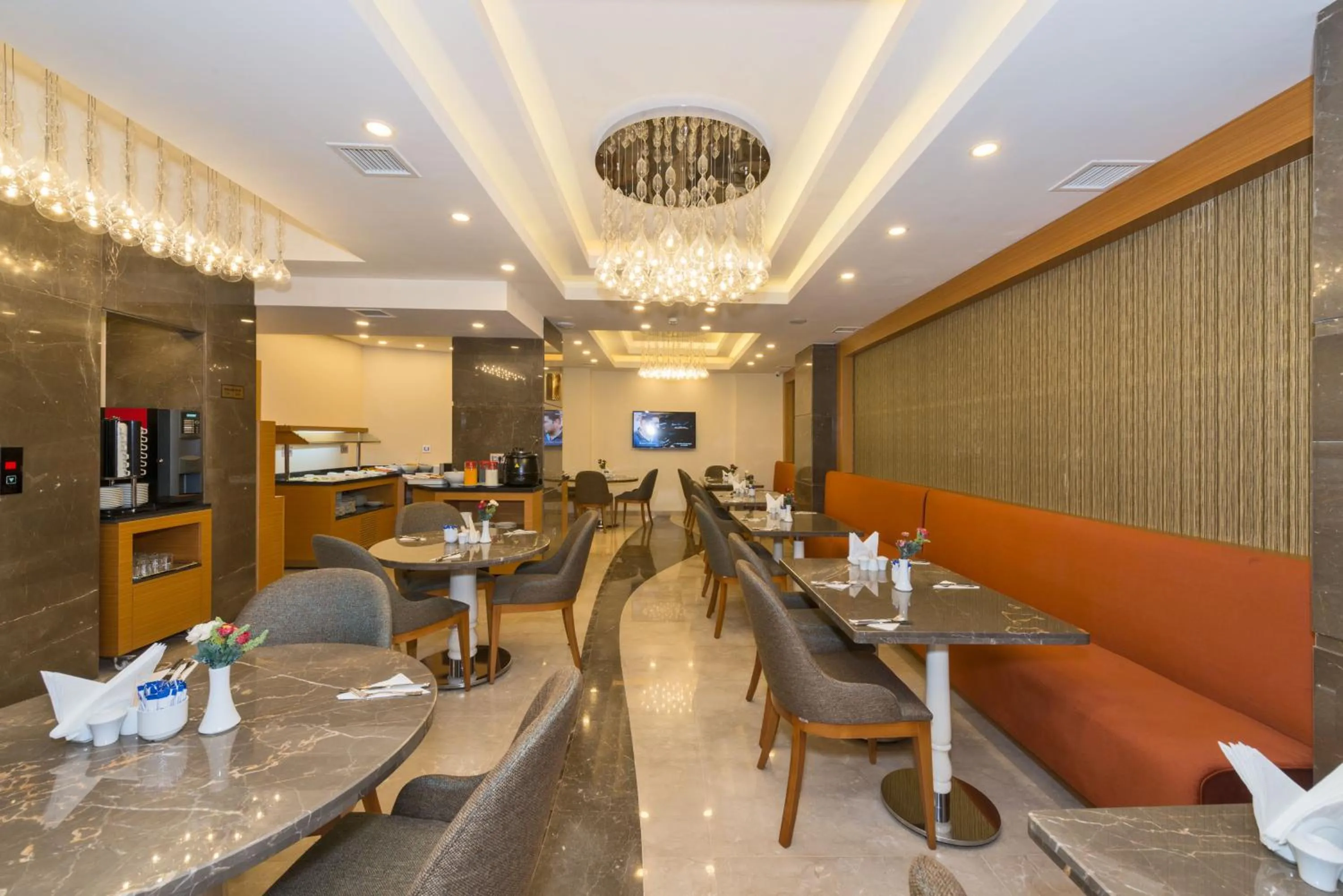 Restaurant/places to eat in Bisetun Hotel