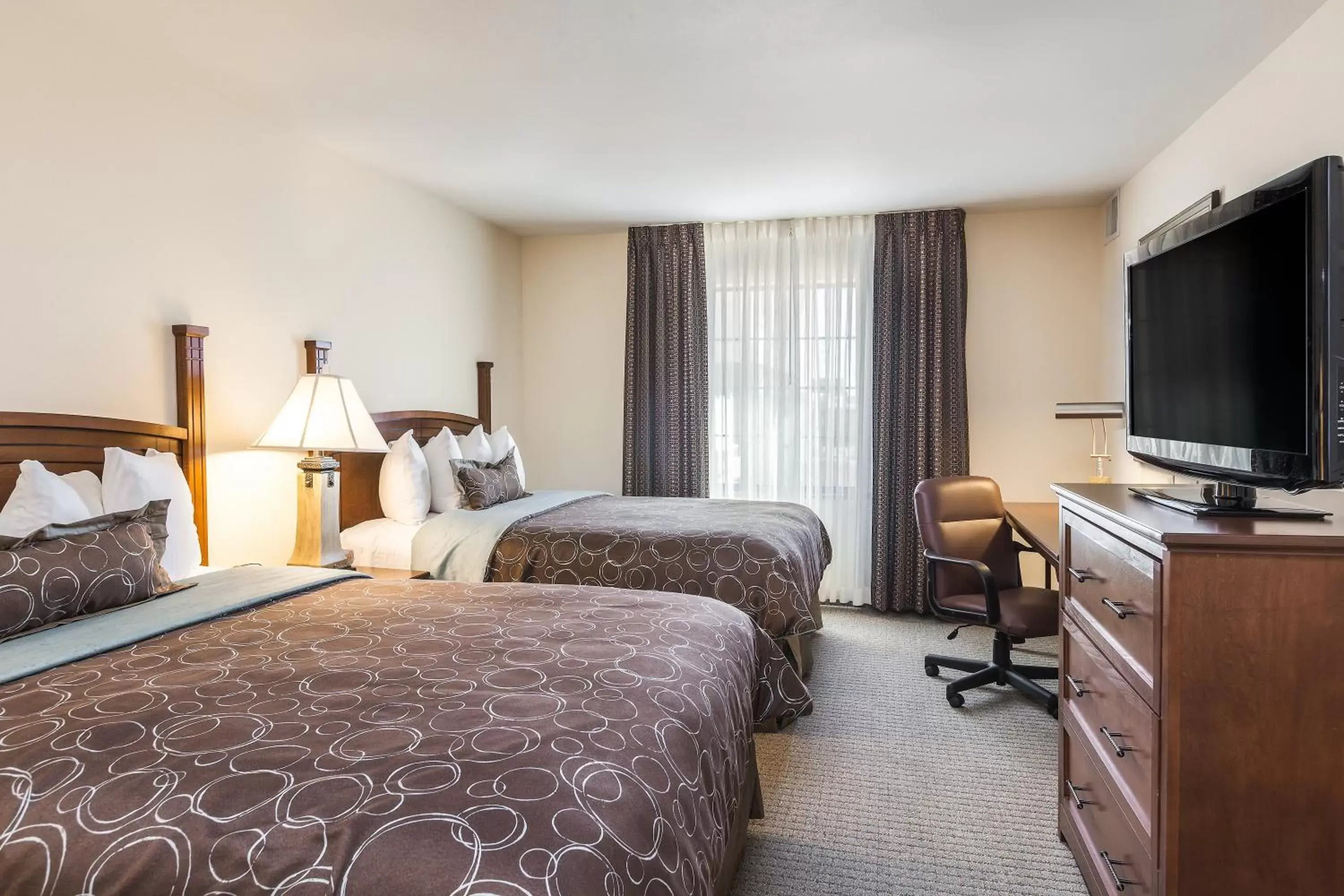 Photo of the whole room, Bed in Staybridge Suites El Paso Airport, an IHG Hotel