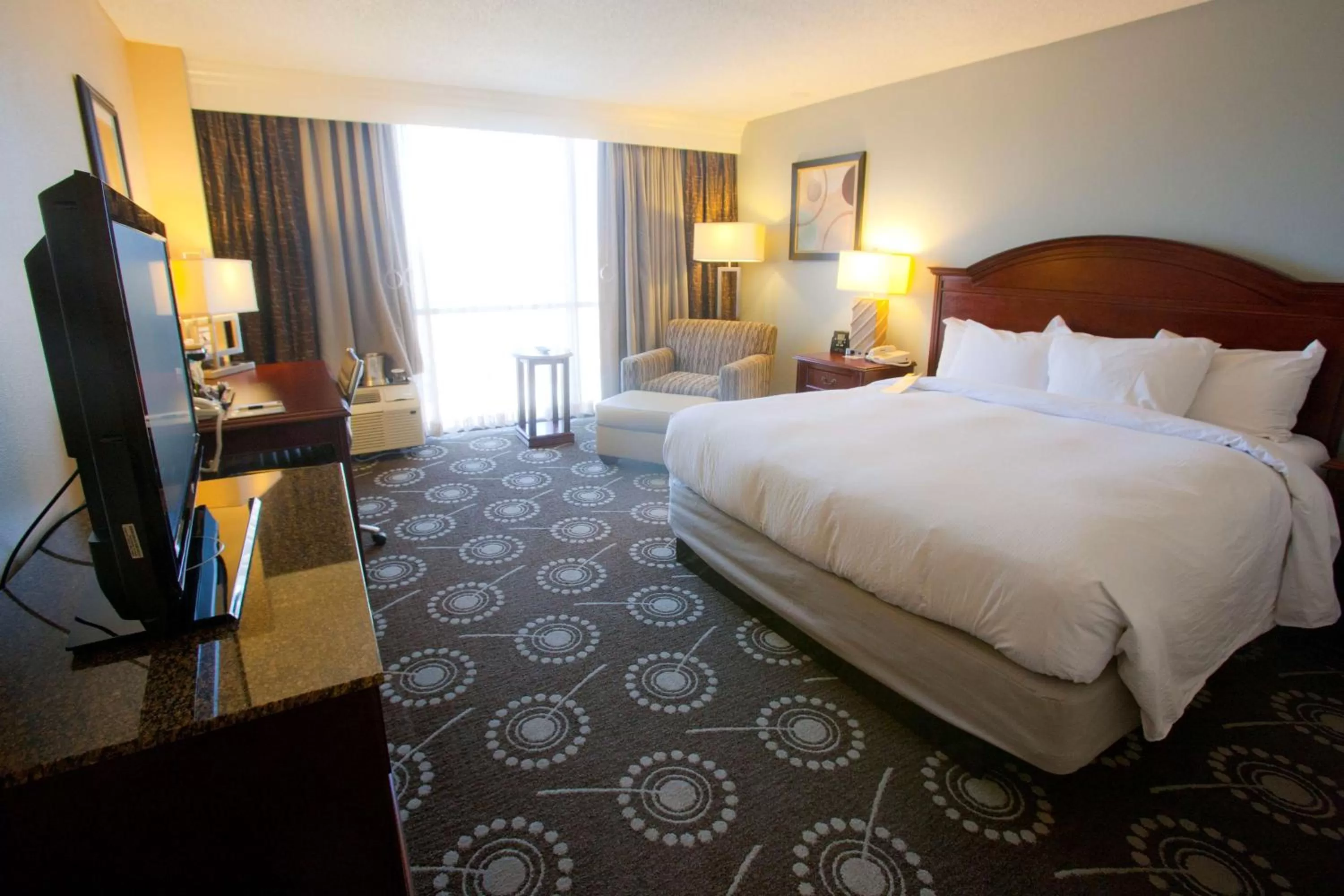 Bed in Midland Plaza Hotel