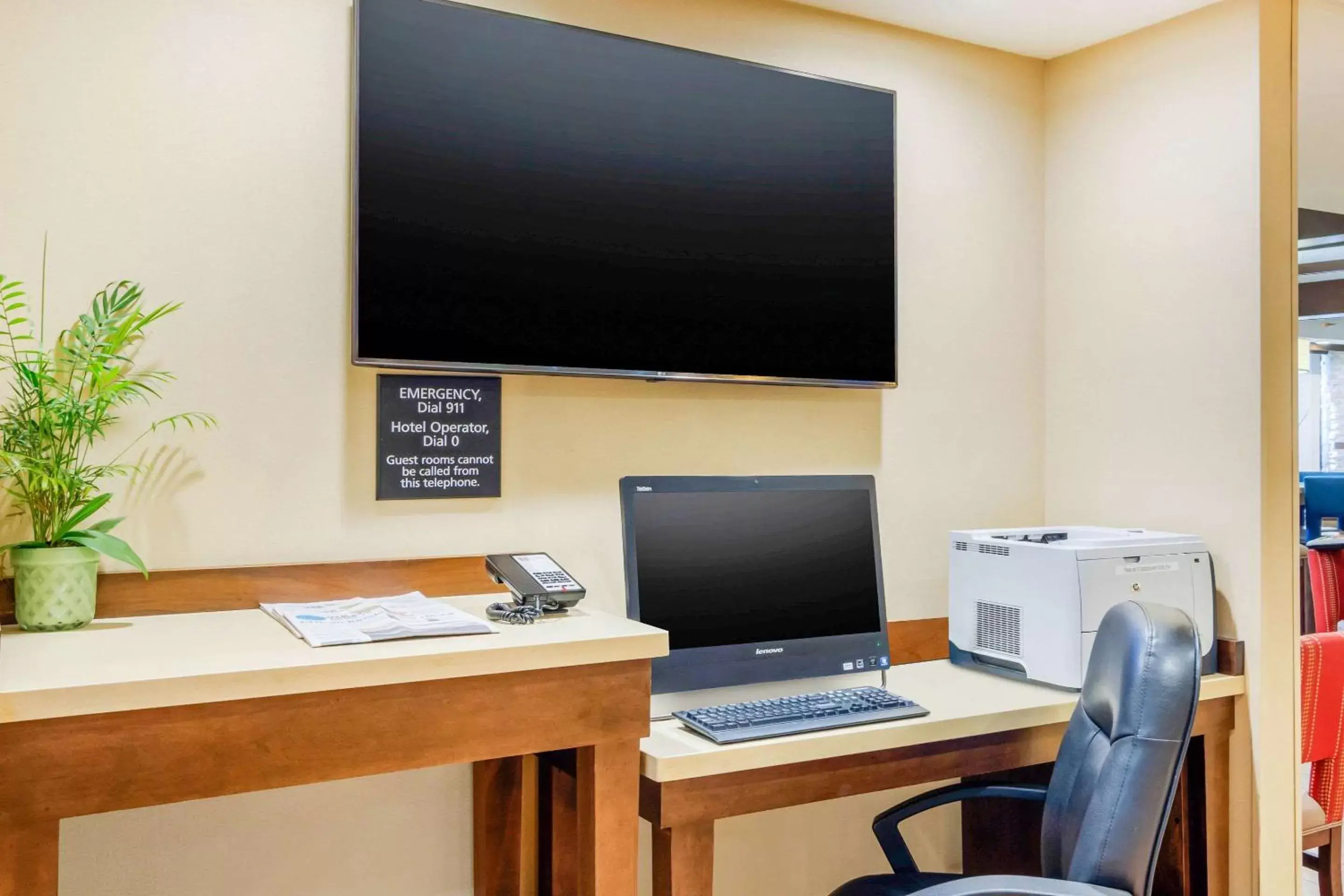 On site, Business Area/Conference Room in Comfort Inn Atlanta Airport