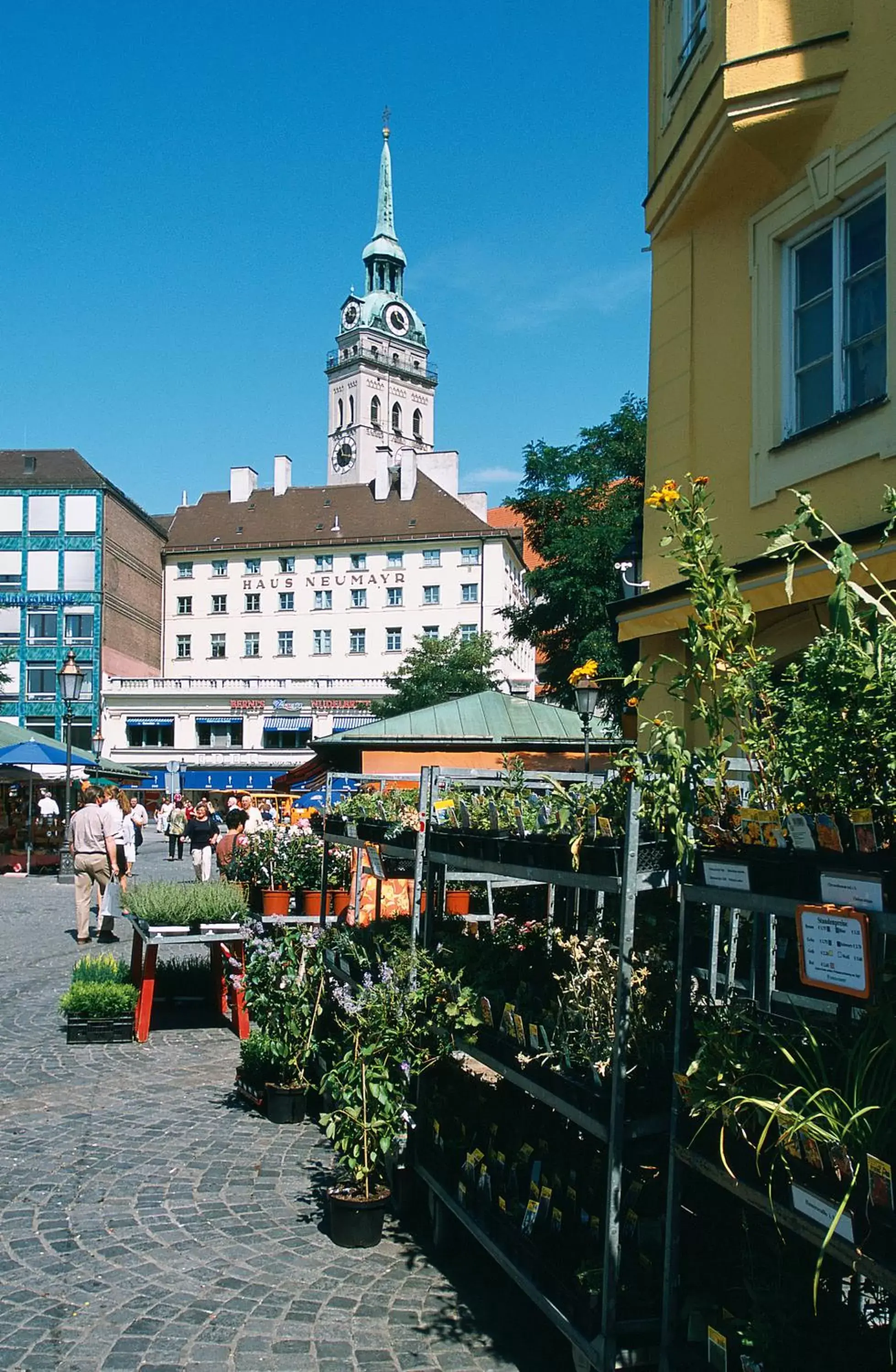 Nearby landmark, Property Building in ibis Hotel München City