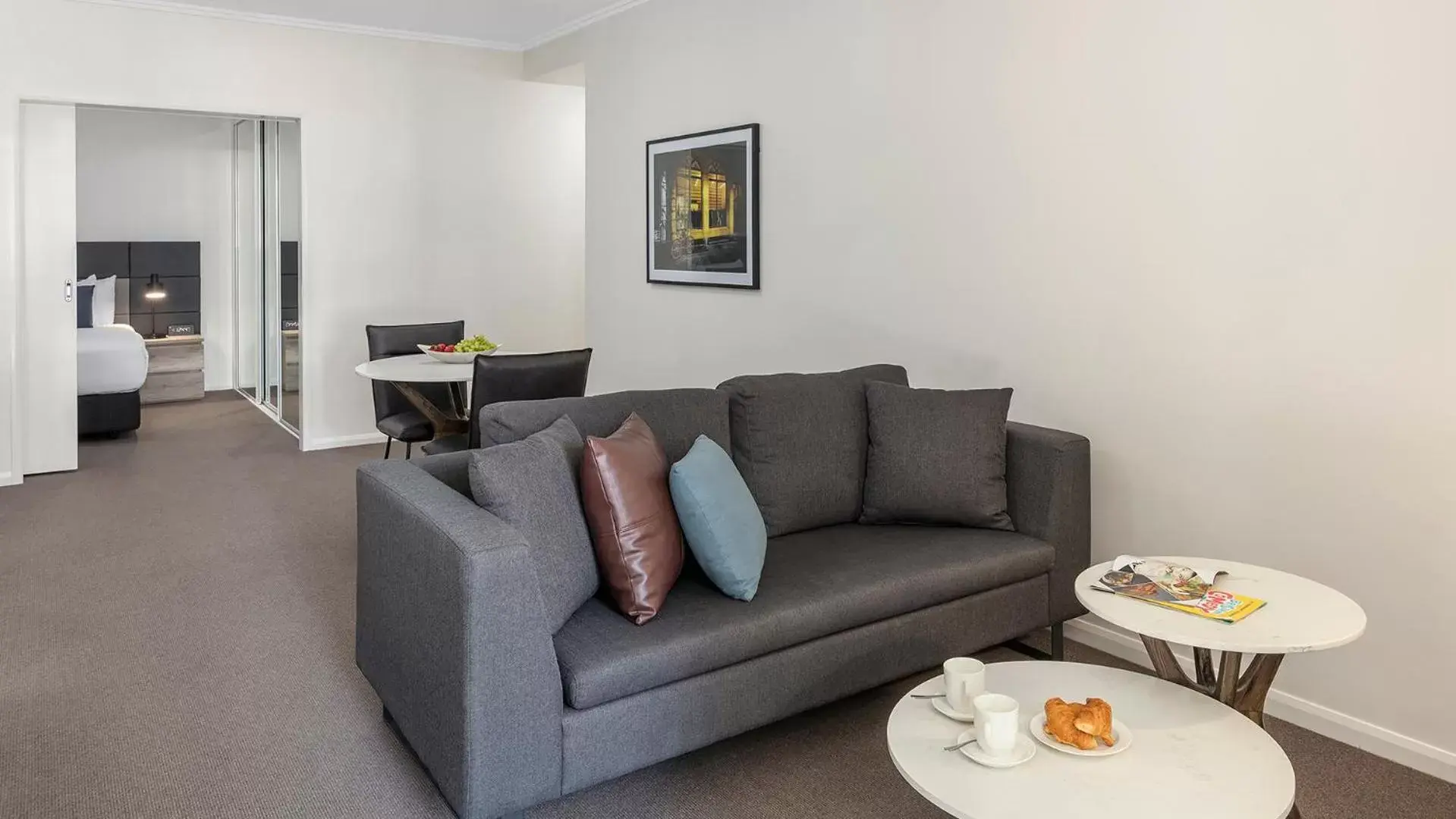 Living room, Seating Area in Oaks Brisbane on Margaret Suites