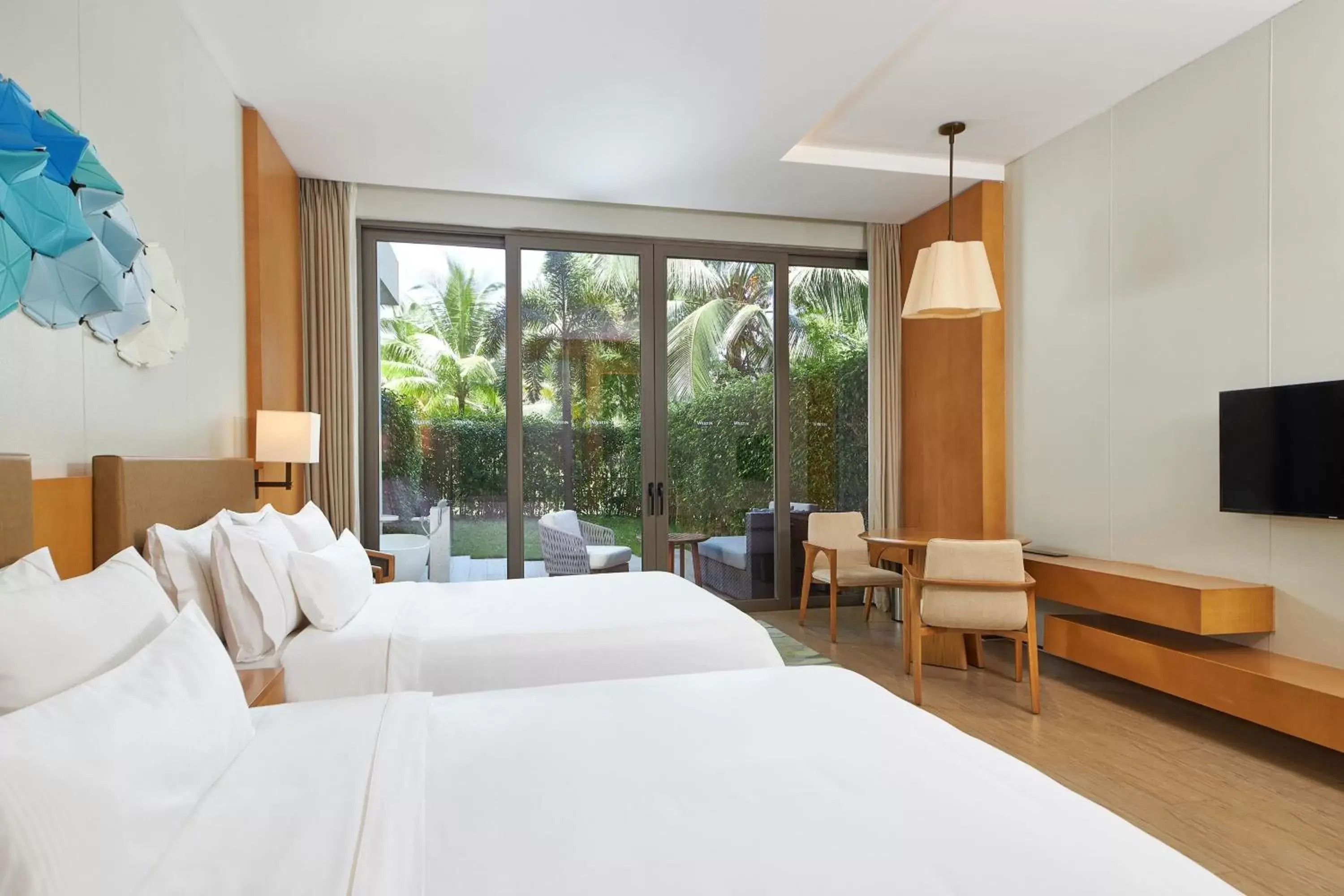 Photo of the whole room, Bed in The Westin Shimei Bay Resort