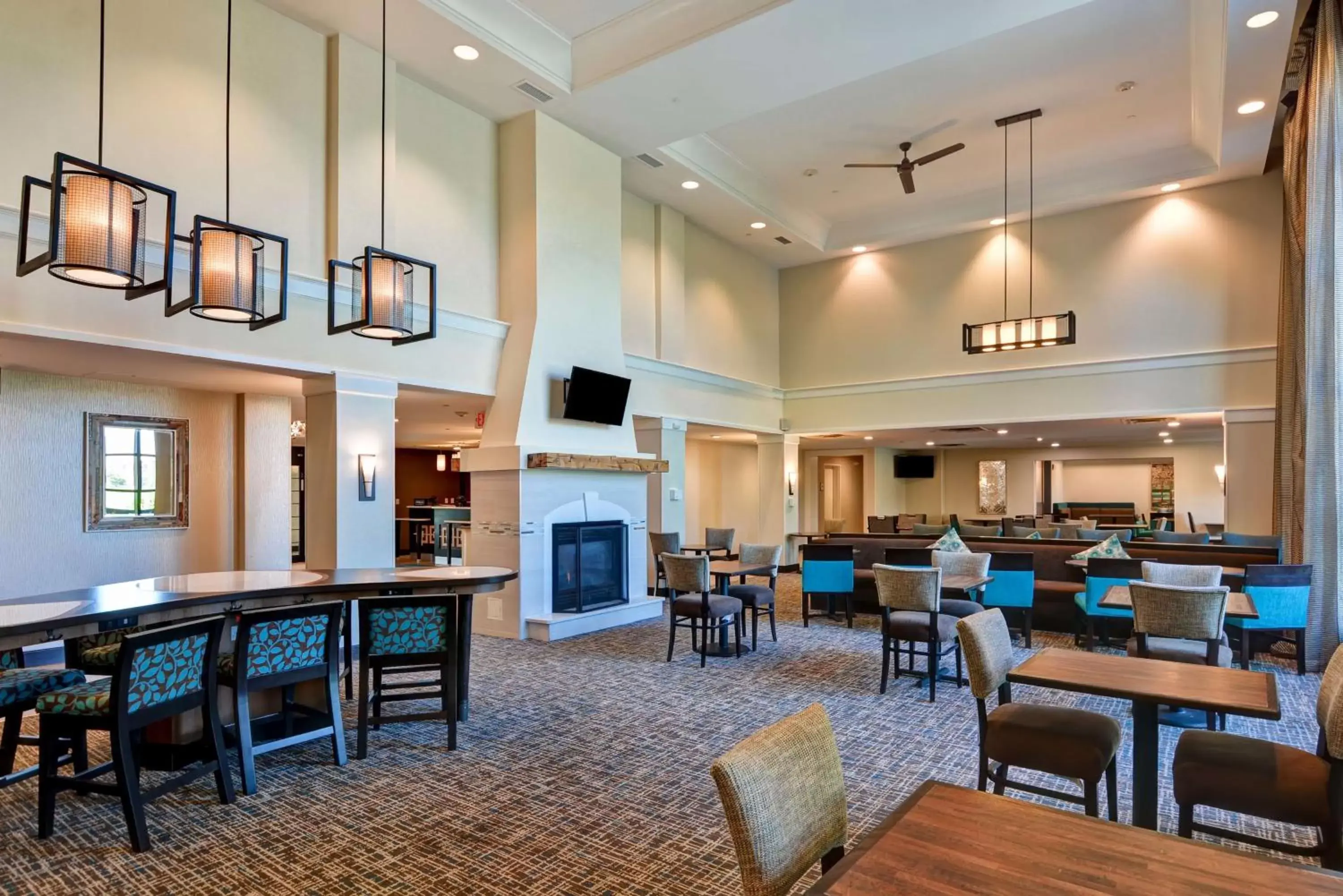 Lobby or reception, Lounge/Bar in Homewood Suites by Hilton Aurora Naperville