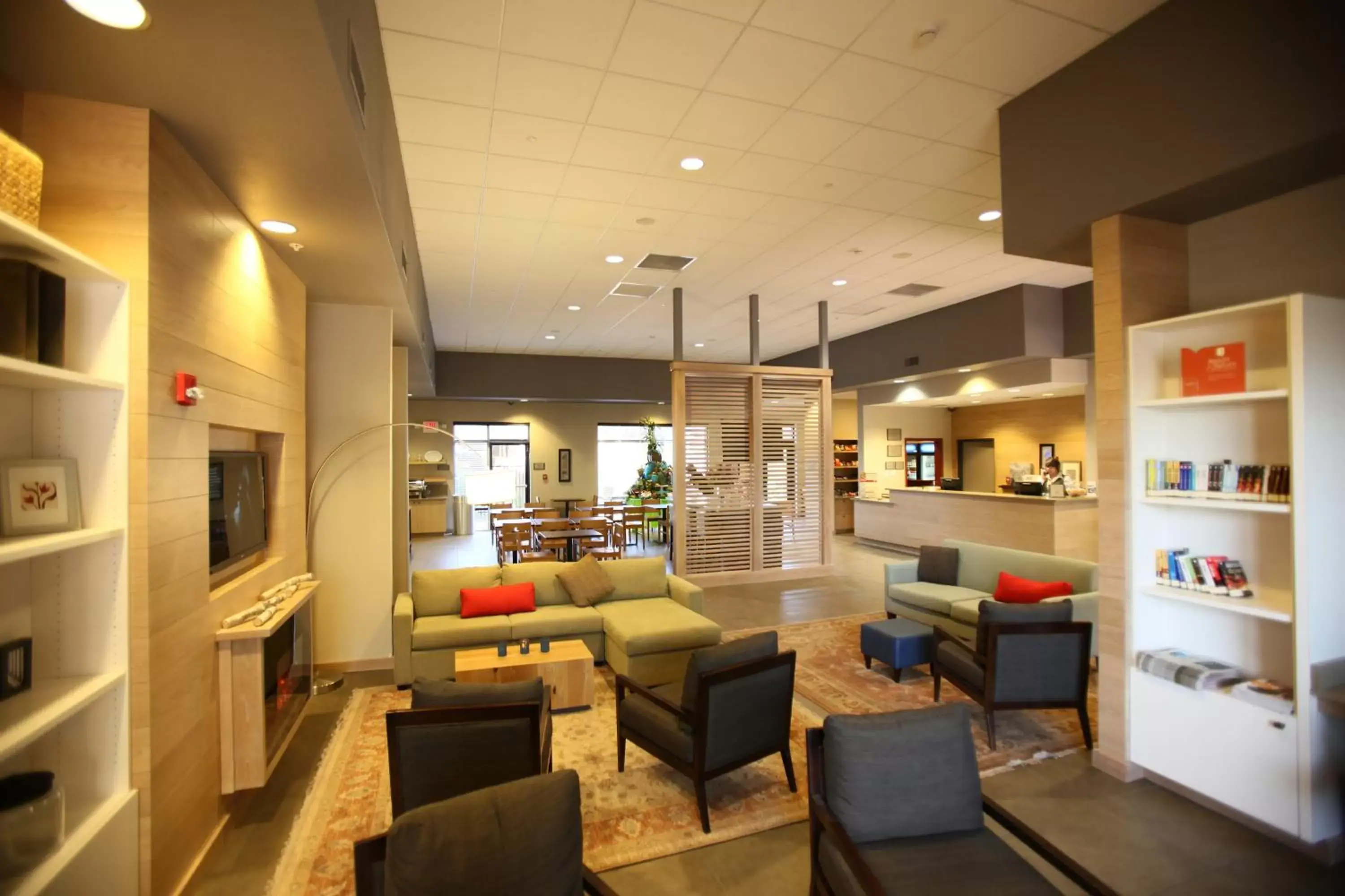 Seating area, Lobby/Reception in GreenTree Inn & Suites Phoenix Sky Harbor