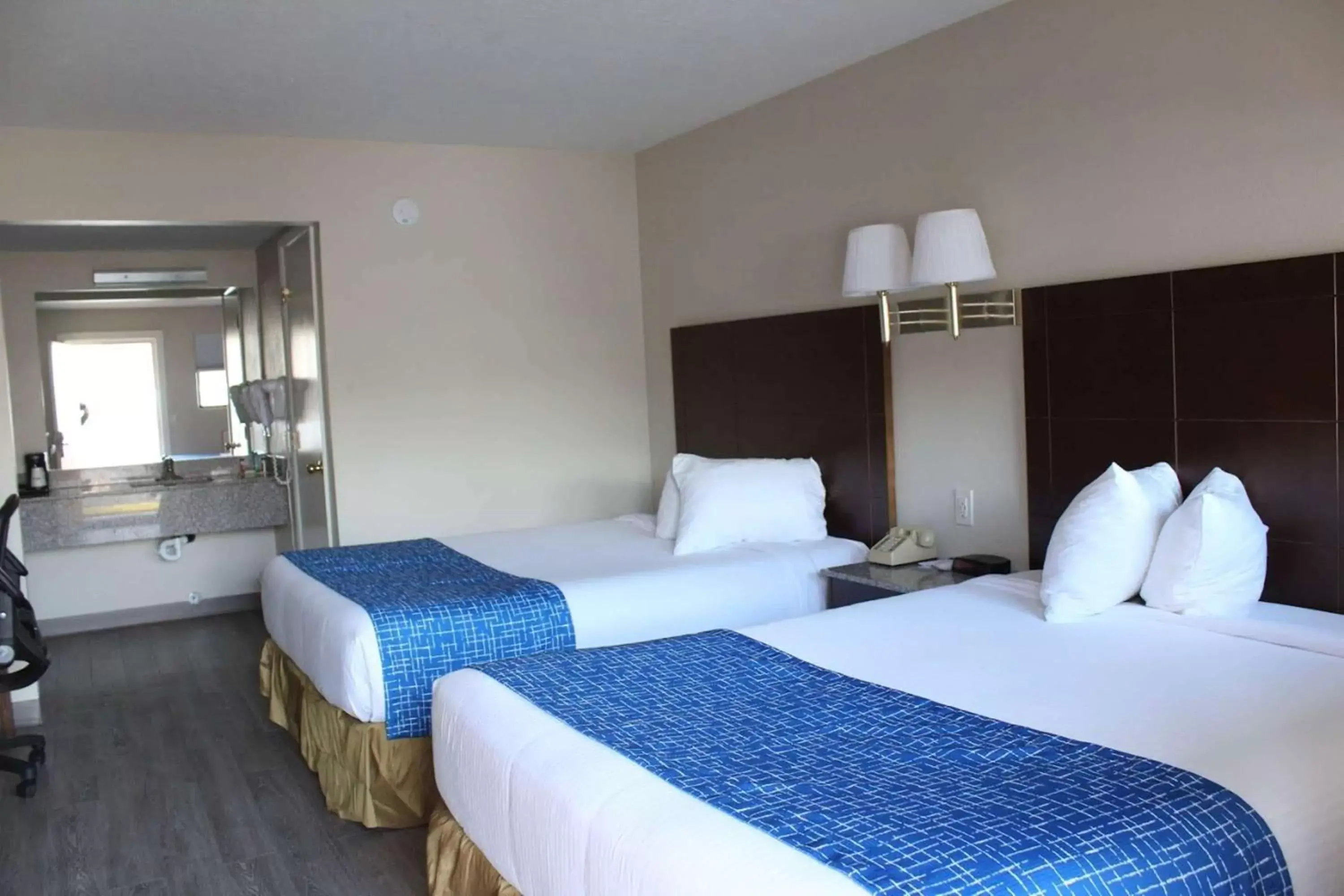 Photo of the whole room, Bed in Travelodge by Wyndham Cedar City Photo of the whole room, Bed in Travelodge by Wyndham Cedar City