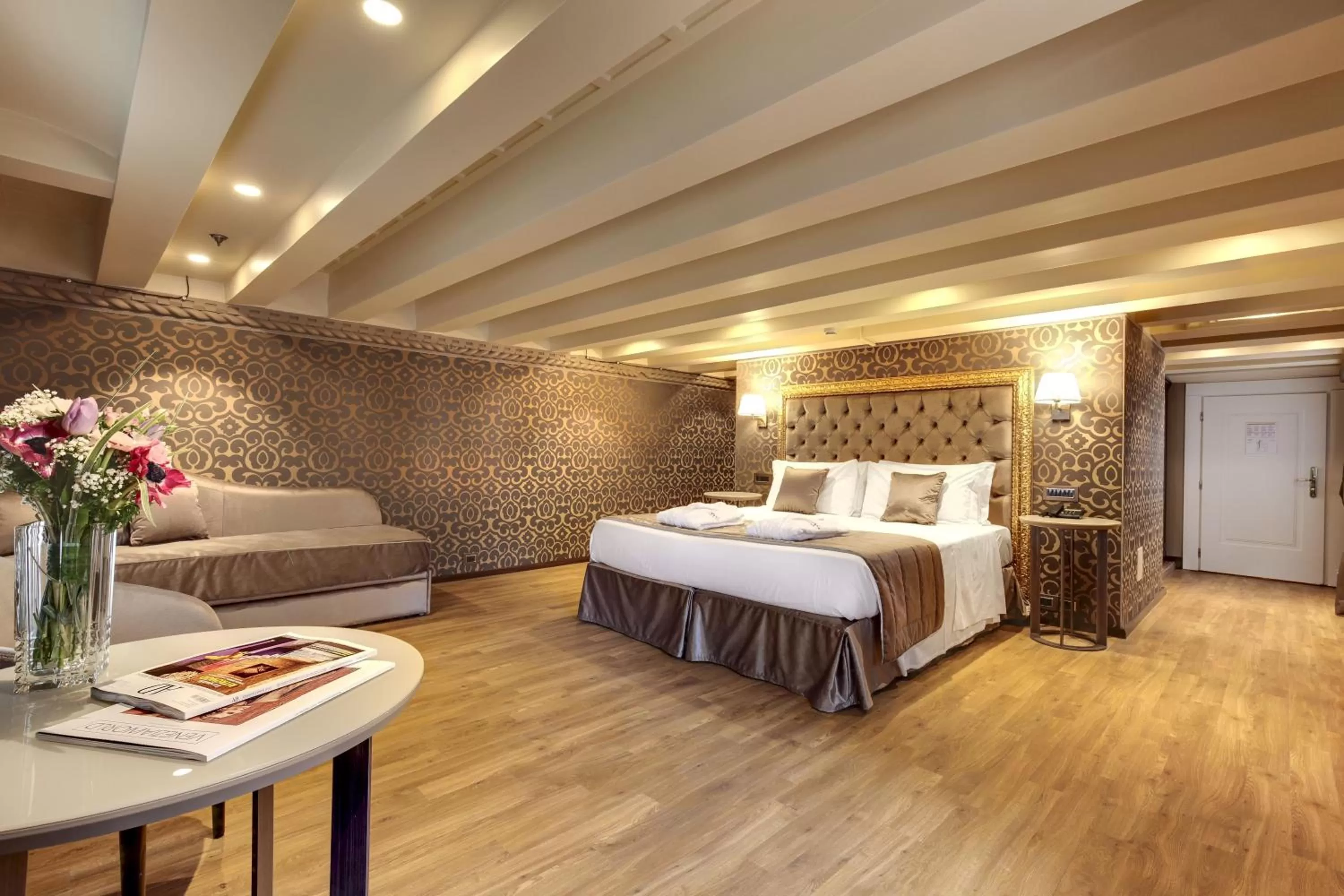 Photo of the whole room, Bed in Hotel Donà Palace