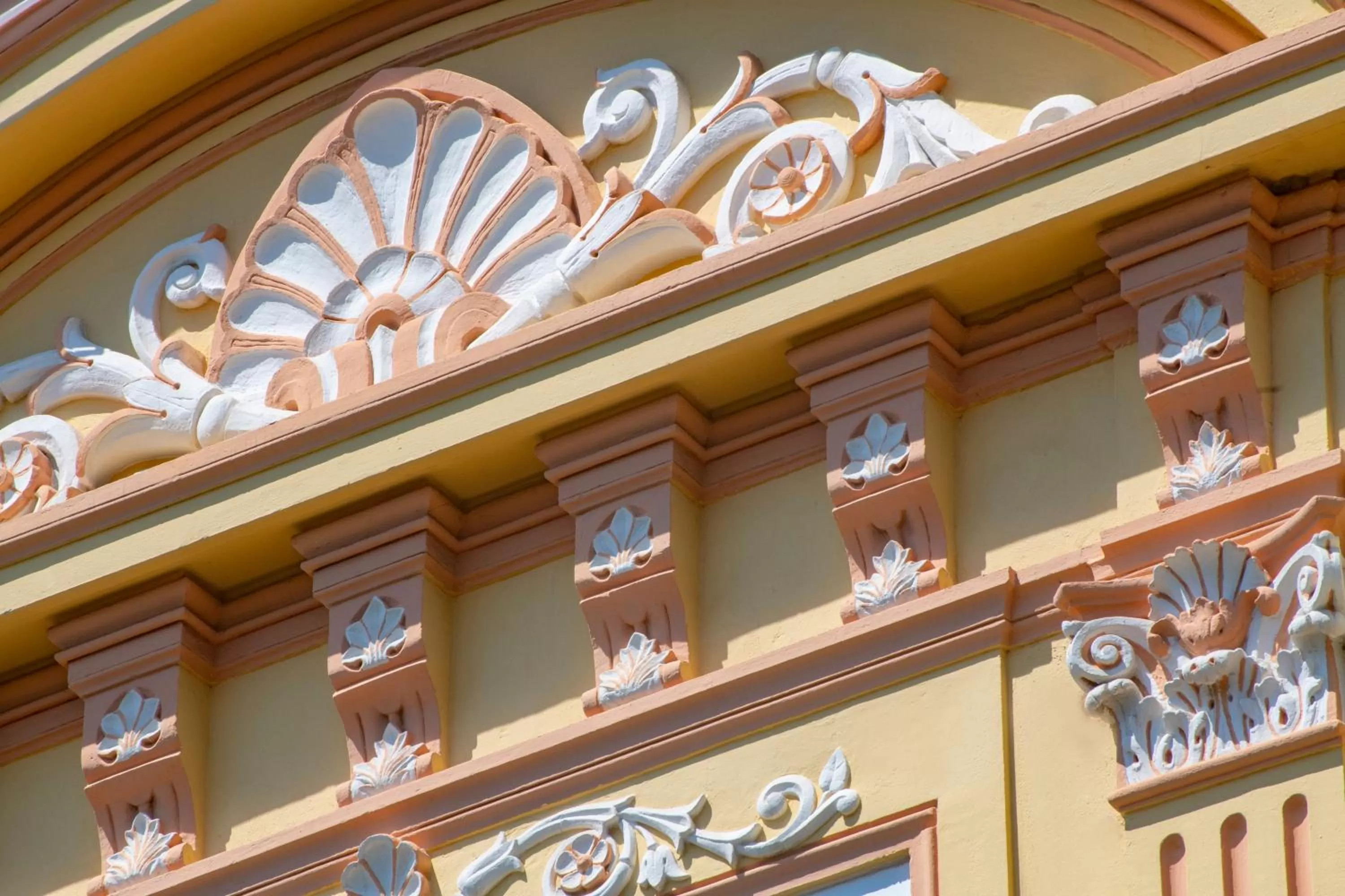 Property building in GOLDEN TULIP CANNES HOTEL de PARIS