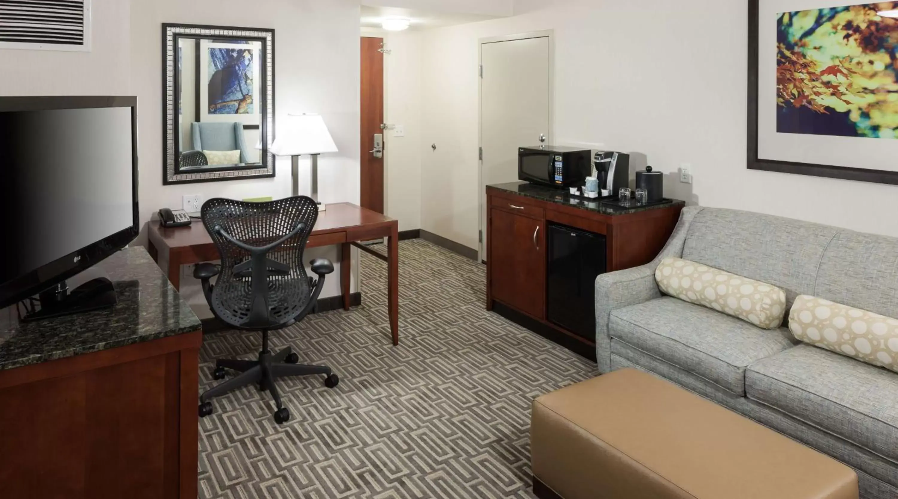 Living room, Seating Area in Hilton Garden Inn Denver Downtown