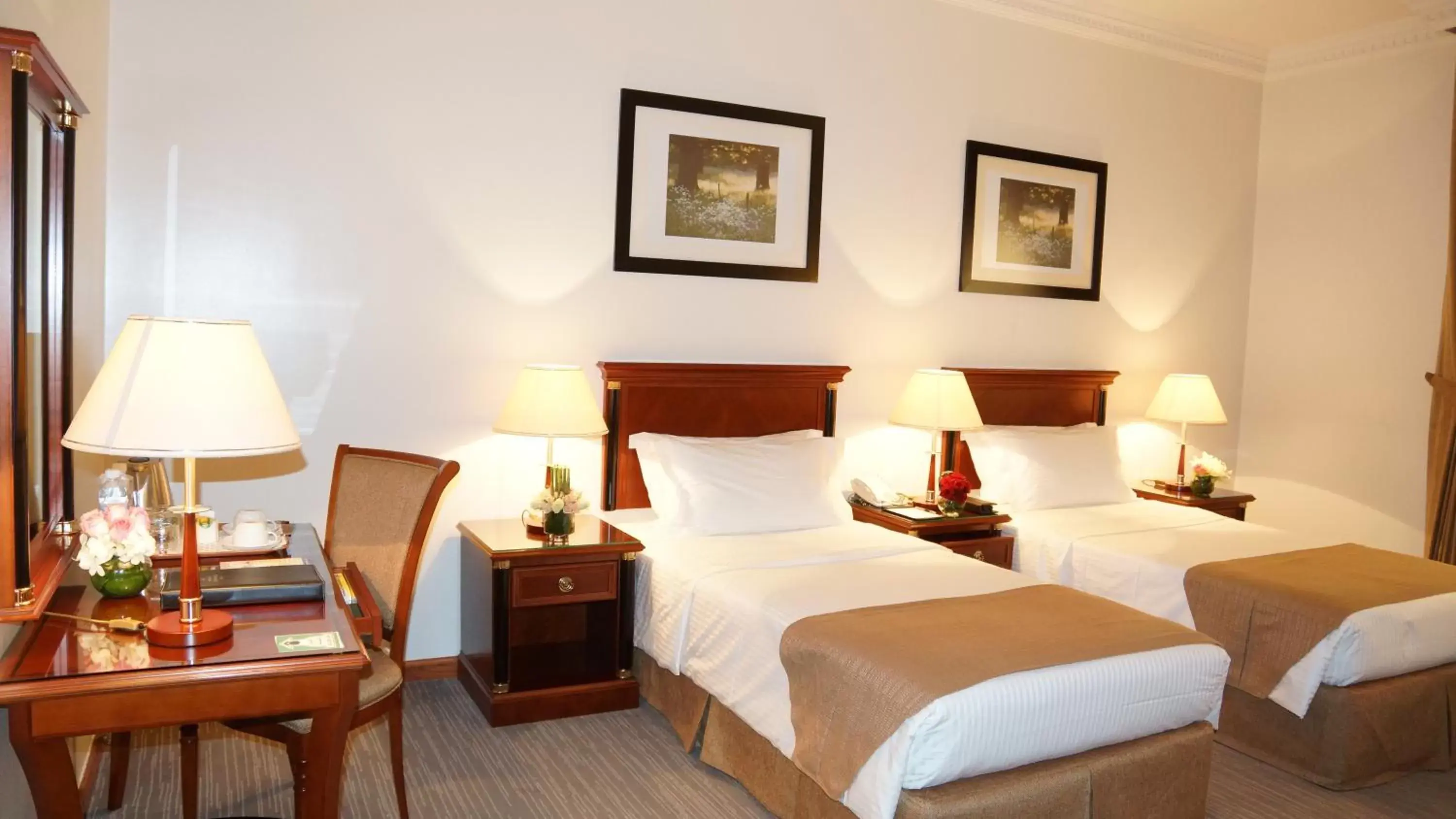 Bed in Executives Hotel - Olaya