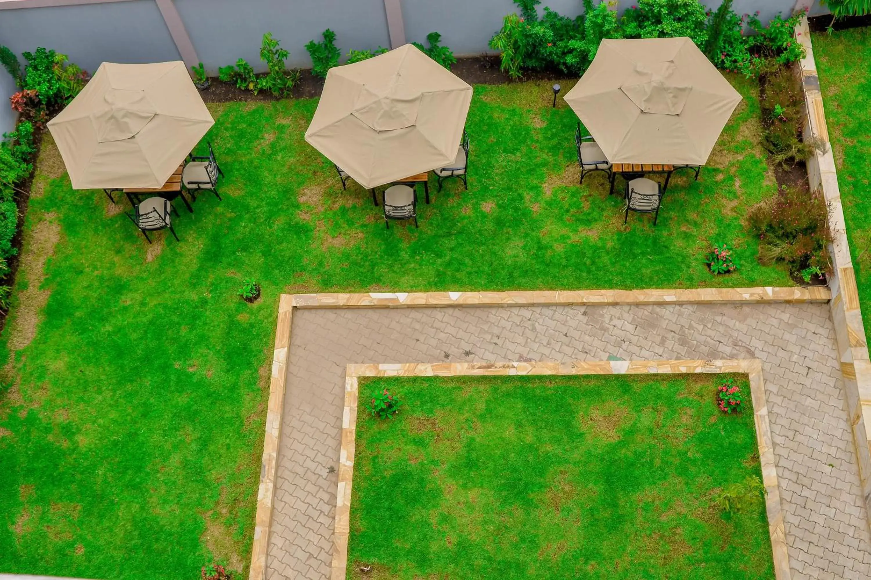 Bird's eye view, Pool View in Green Mountain Hotel