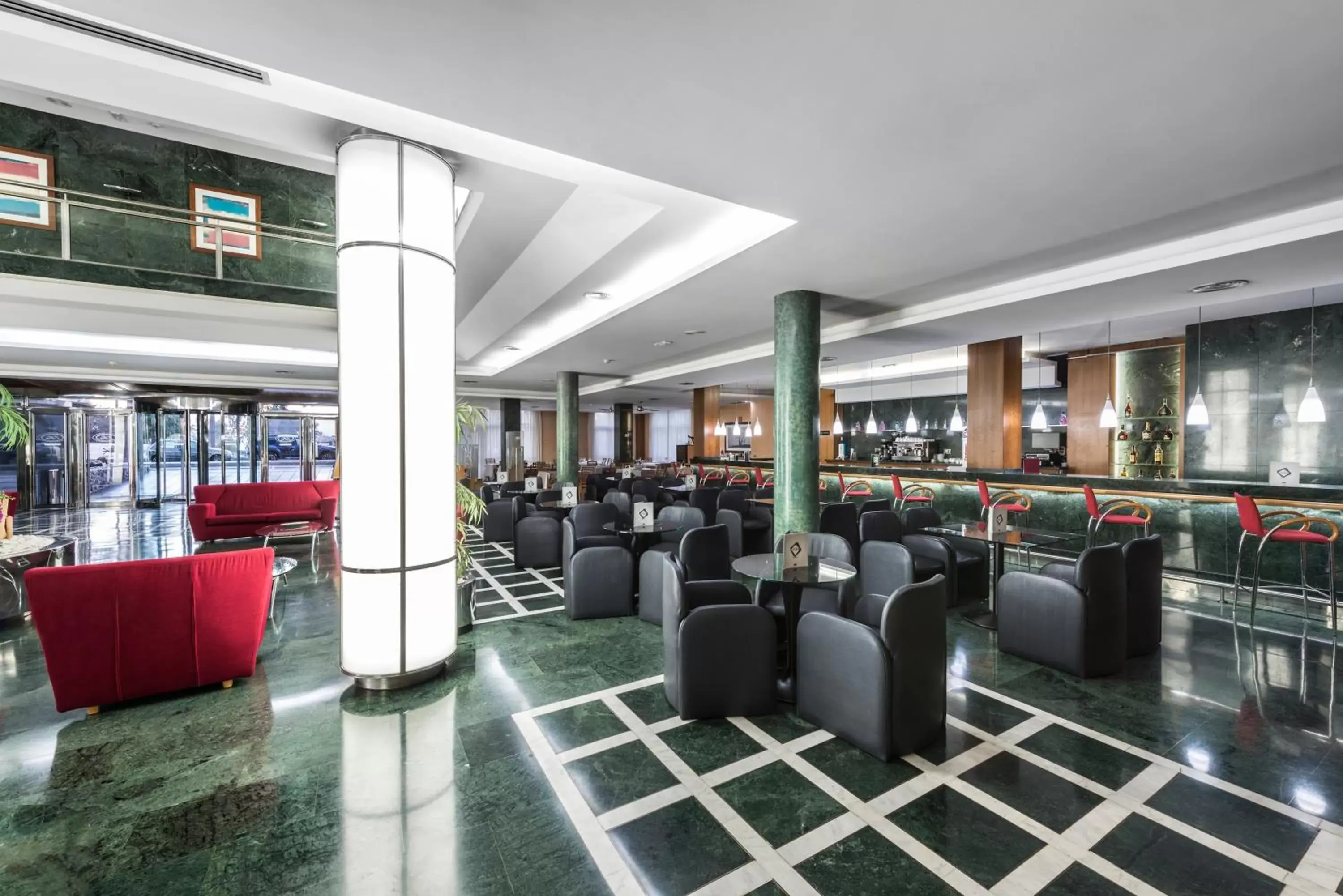 Lounge or bar in Elba Vecindario Aeropuerto Business & Convention Hotel