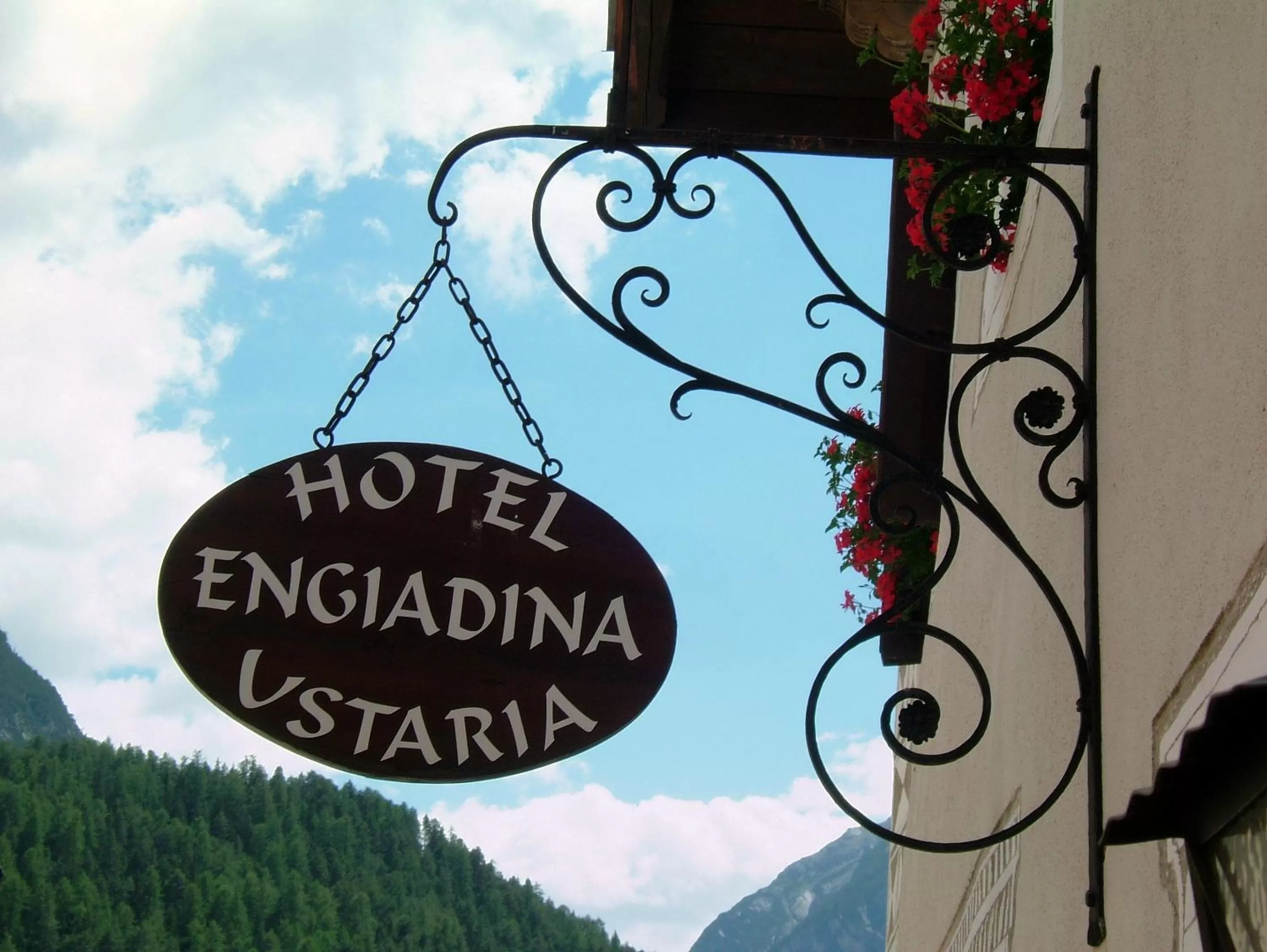 Facade/entrance in Hotel Engiadina