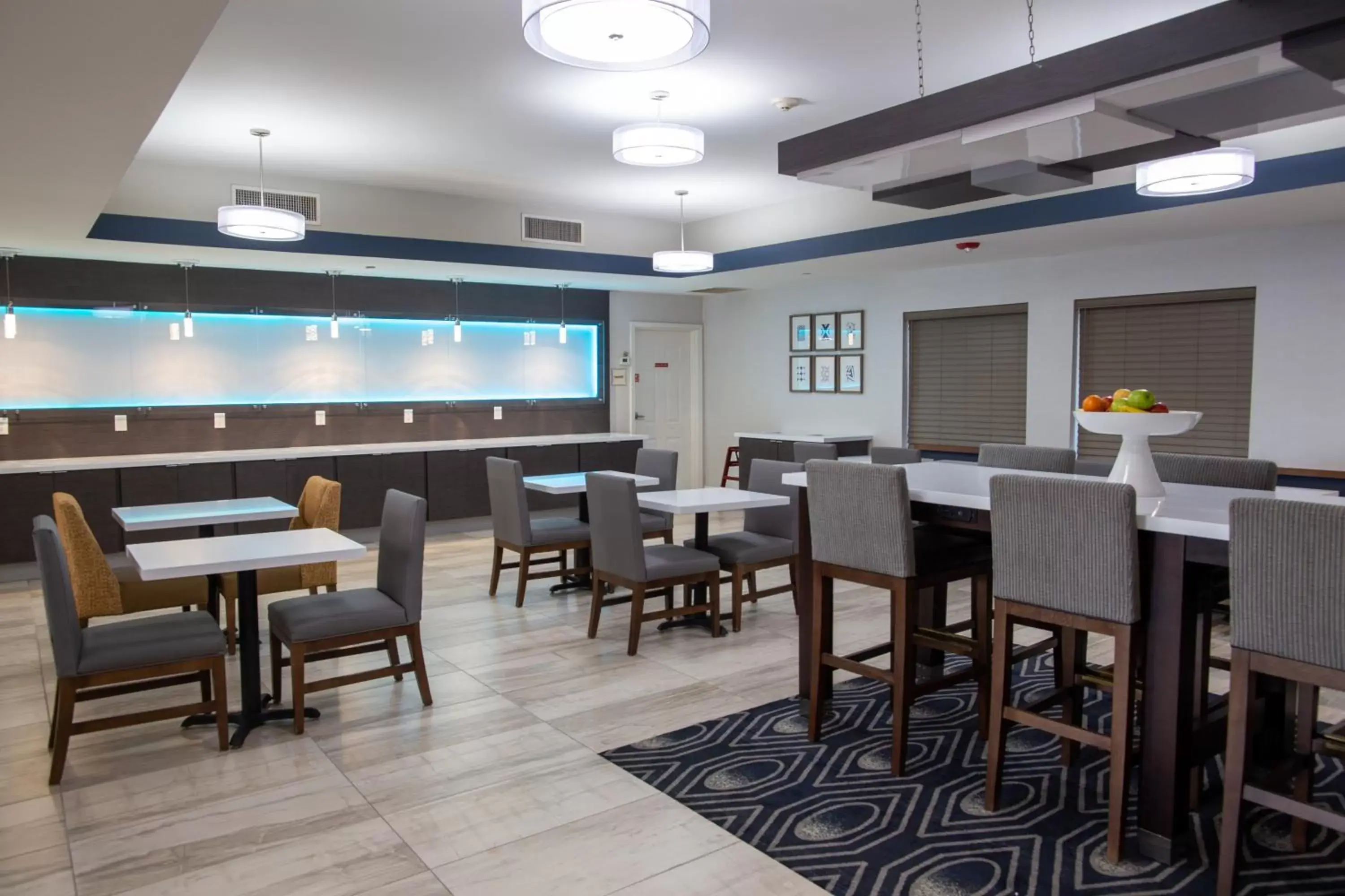 Food and drinks, Restaurant/Places to Eat in La Quinta by Wyndham Houston East at Normandy