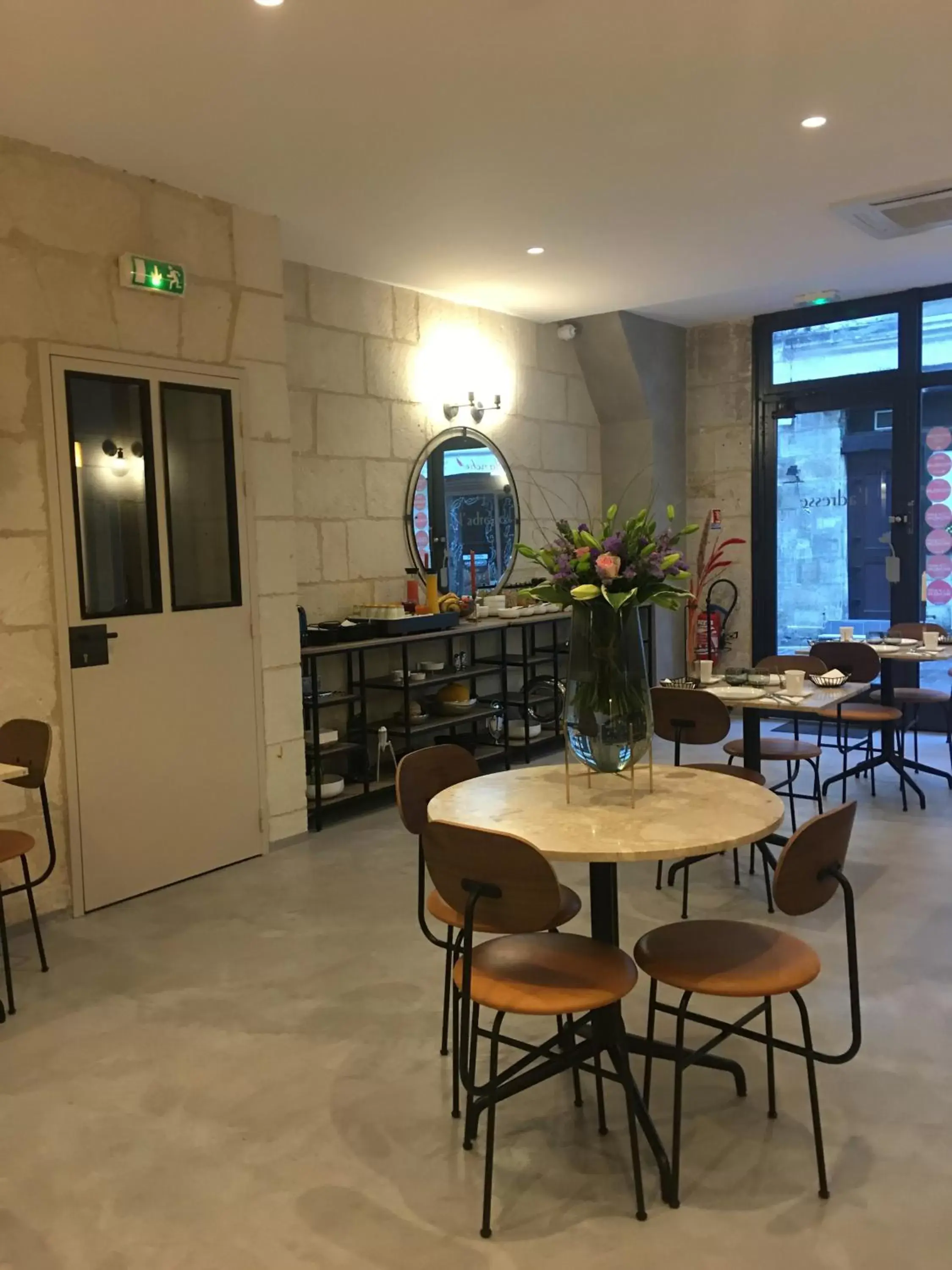 Dining Area in Hôtel L'Adresse