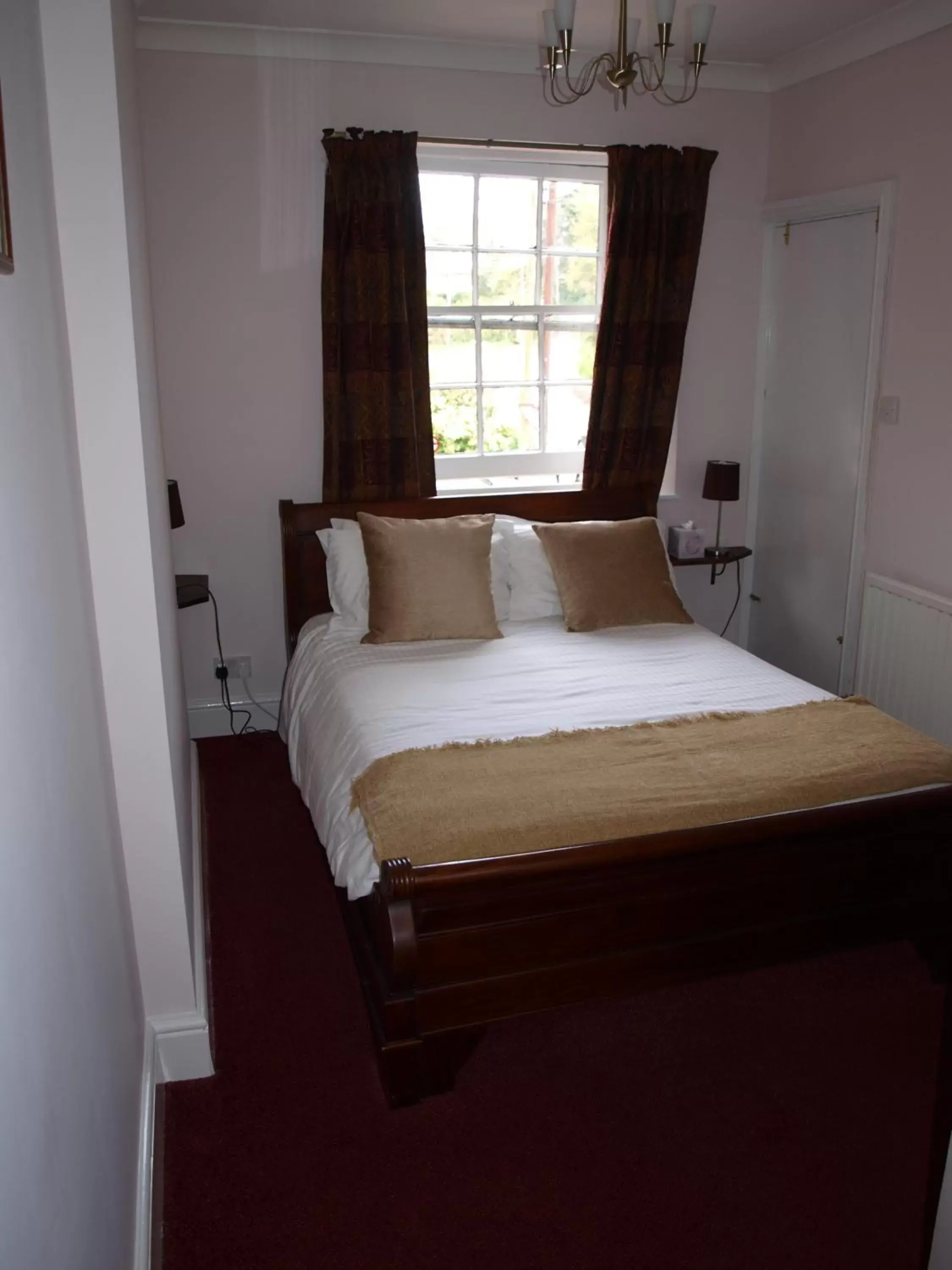 Day, Bed in Manor Inn Galmpton