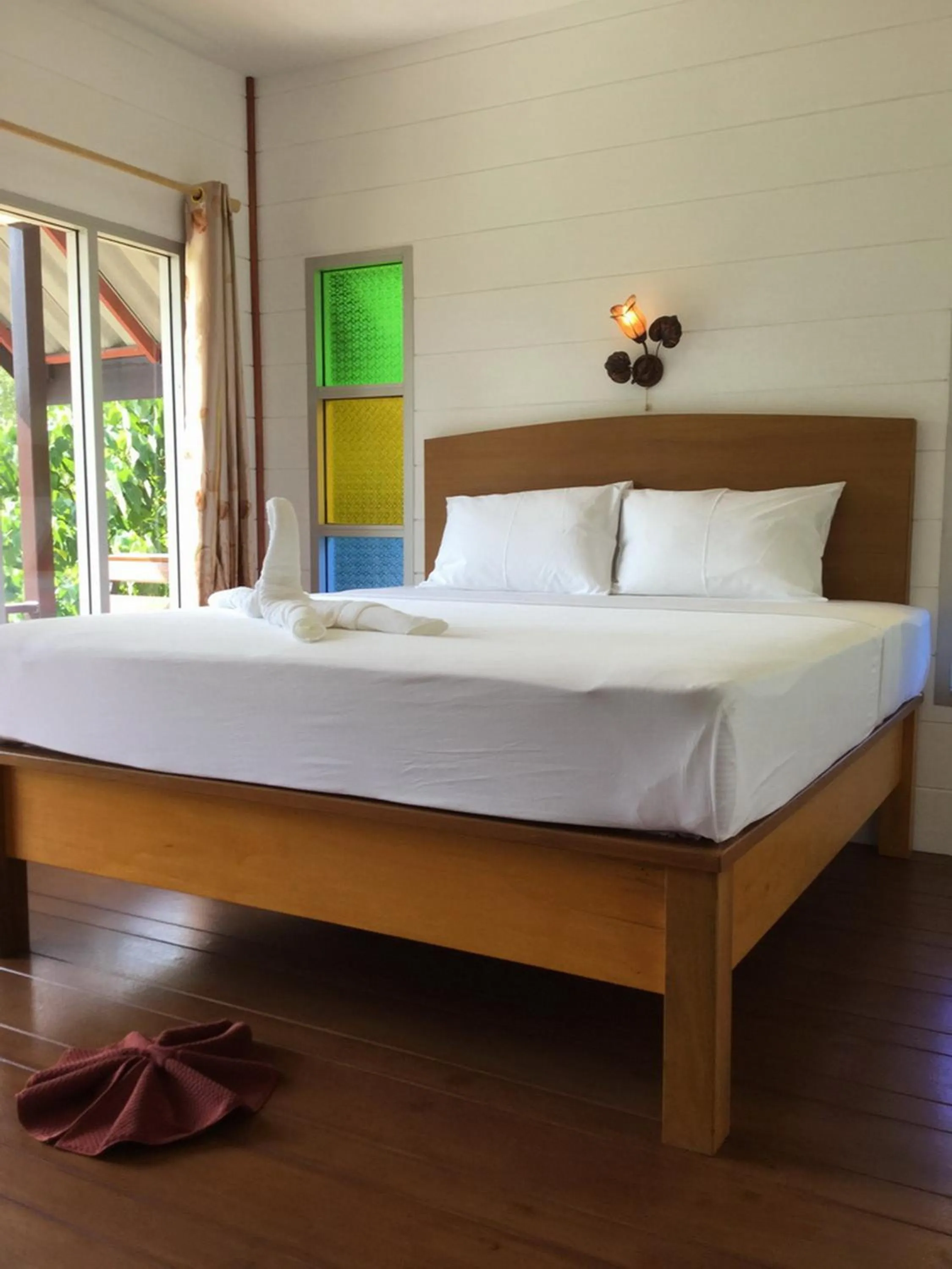 Bed in Lanta Andaleaf Bungalow - SHA Extra Plus