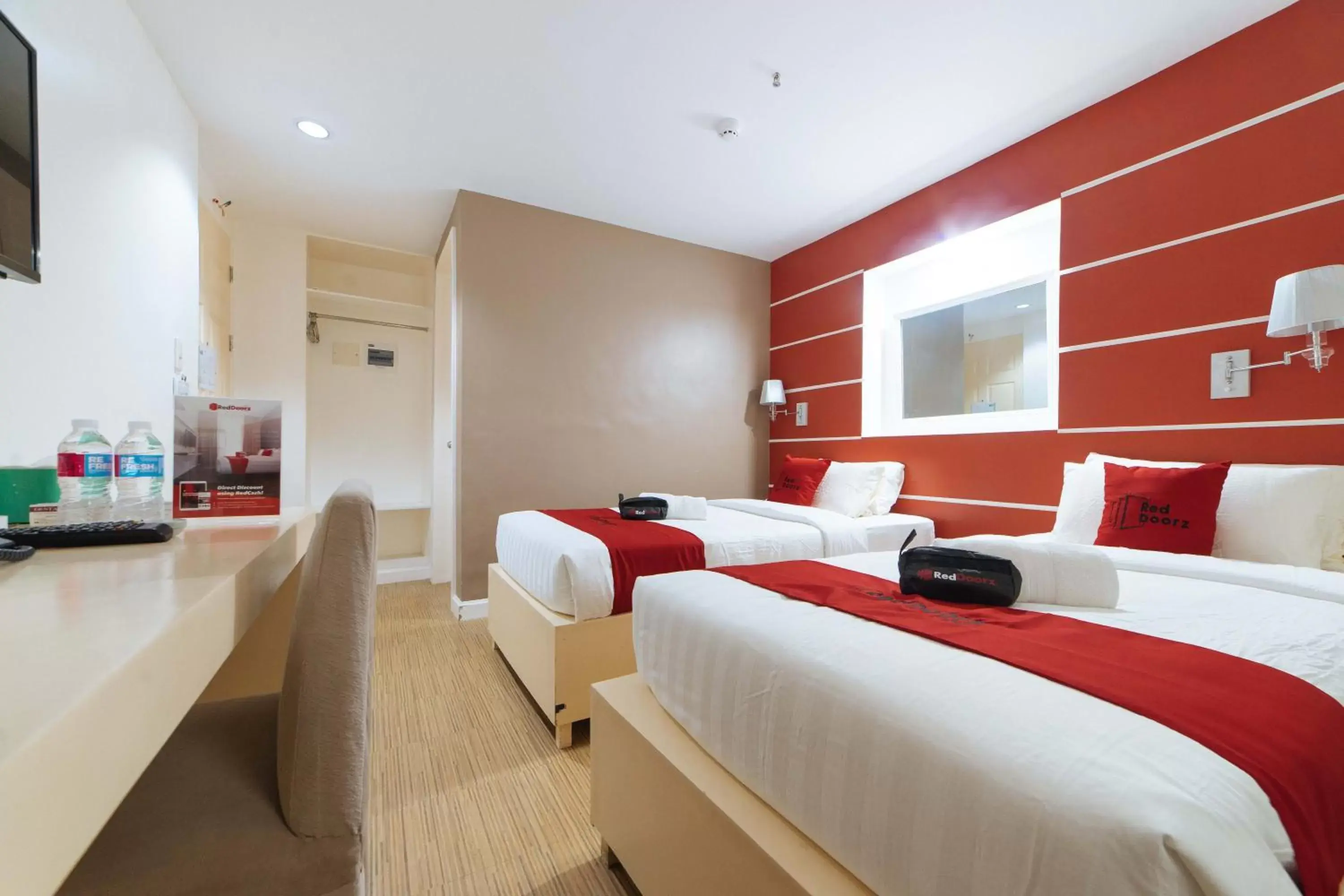 Twin Room in RedDoorz Plus at Hotel Metro Kalibo