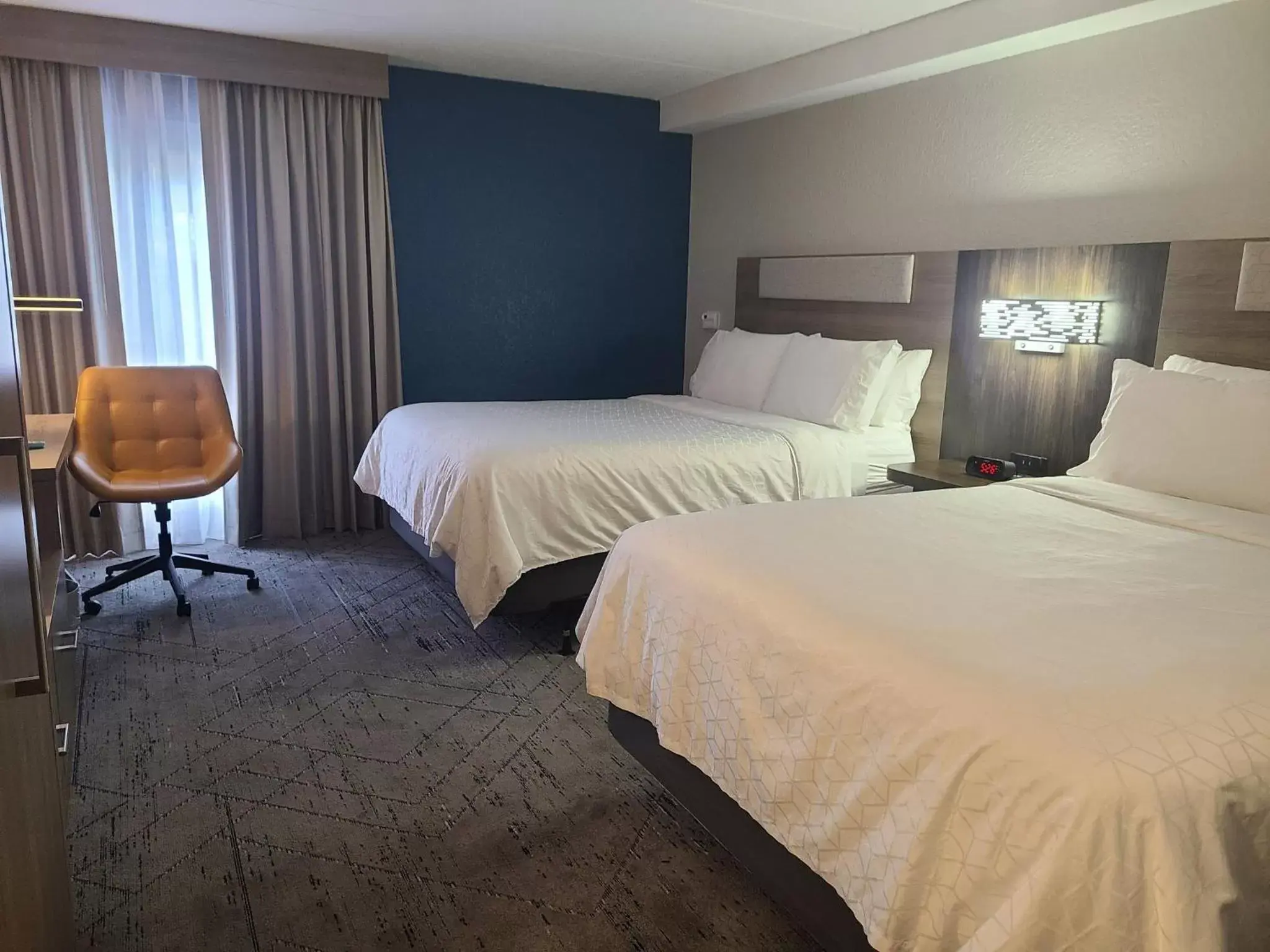 Photo of the whole room, Bed in Holiday Inn Express Fort Lauderdale North - Executive Airport, an IHG Hotel