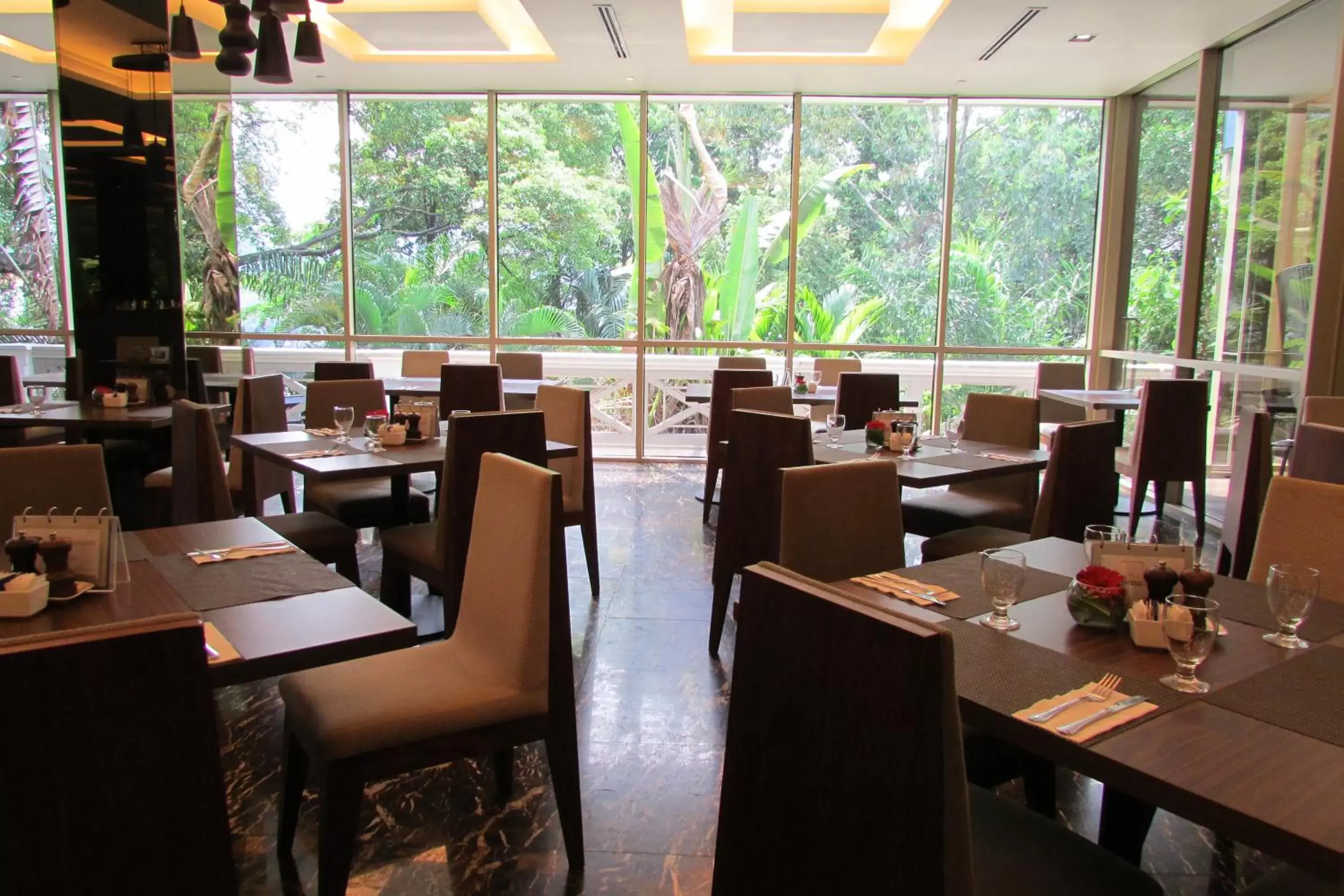 Restaurant/Places to Eat in Hotel Fort Canning