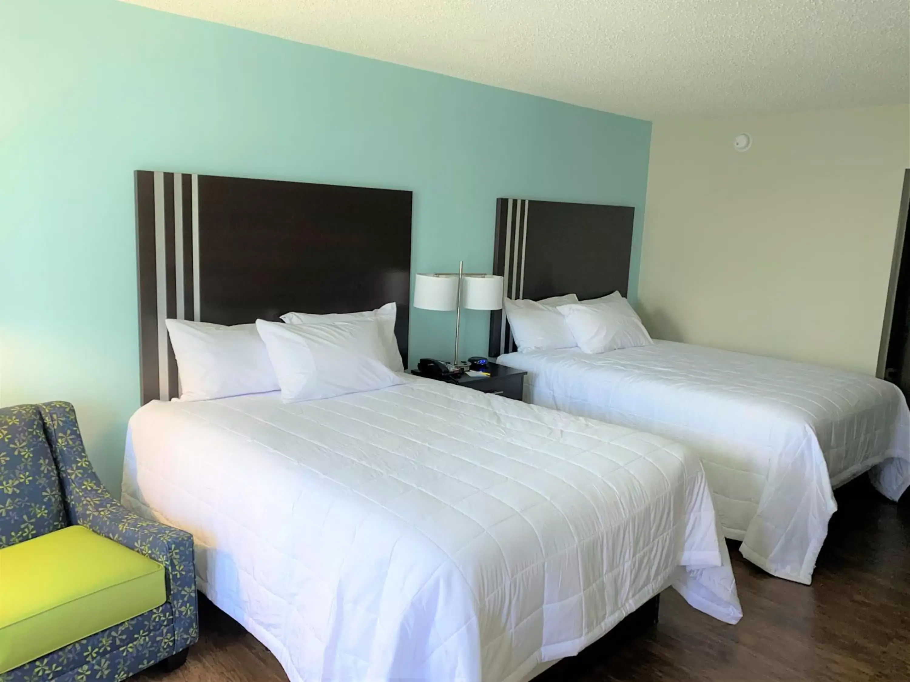 Bed in Days Inn by Wyndham Goldsboro