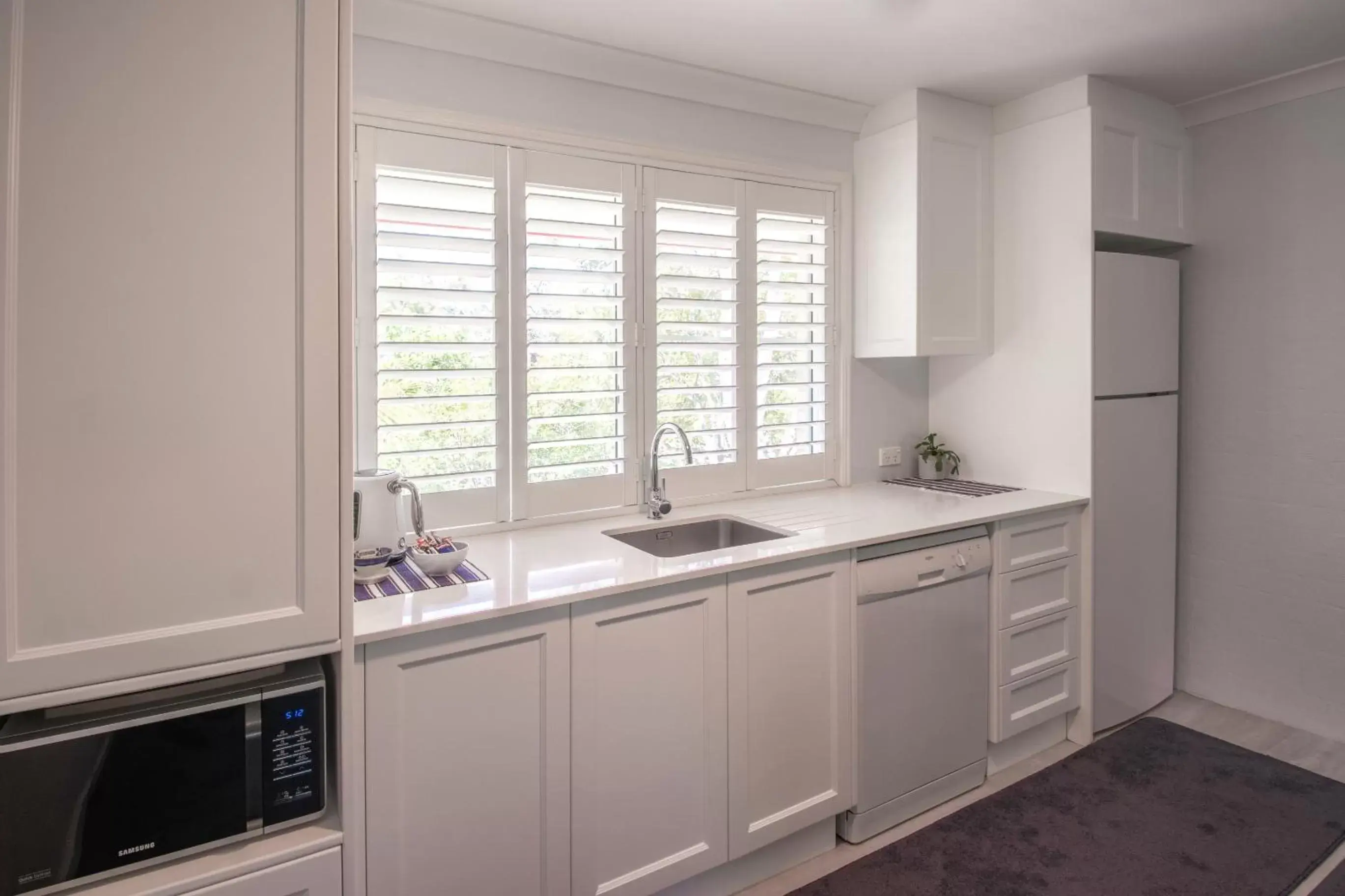 Kitchen/Kitchenette in Debbie's Place