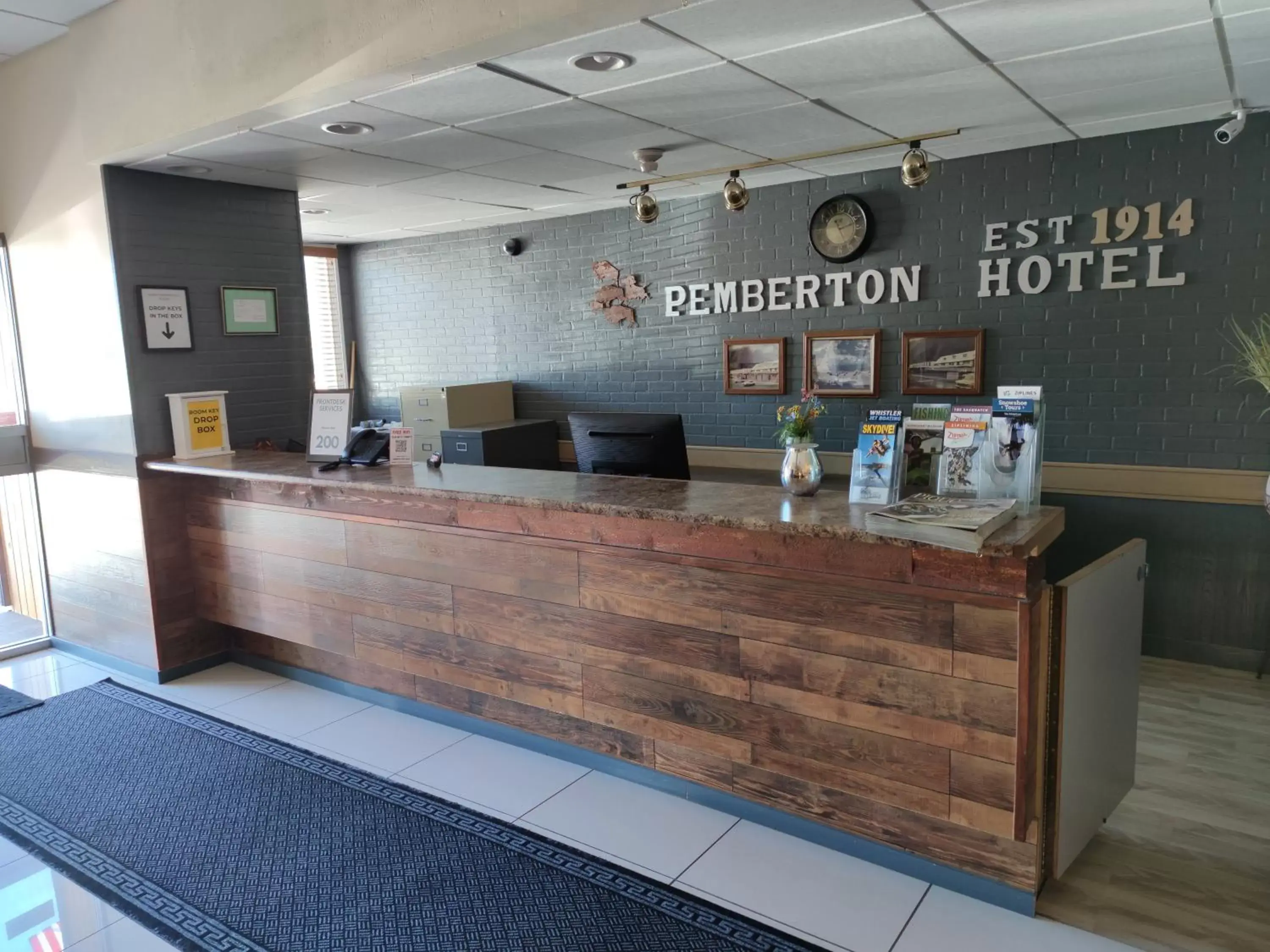 Lobby or reception, Lobby/Reception in Pemberton Hotel (Motel)