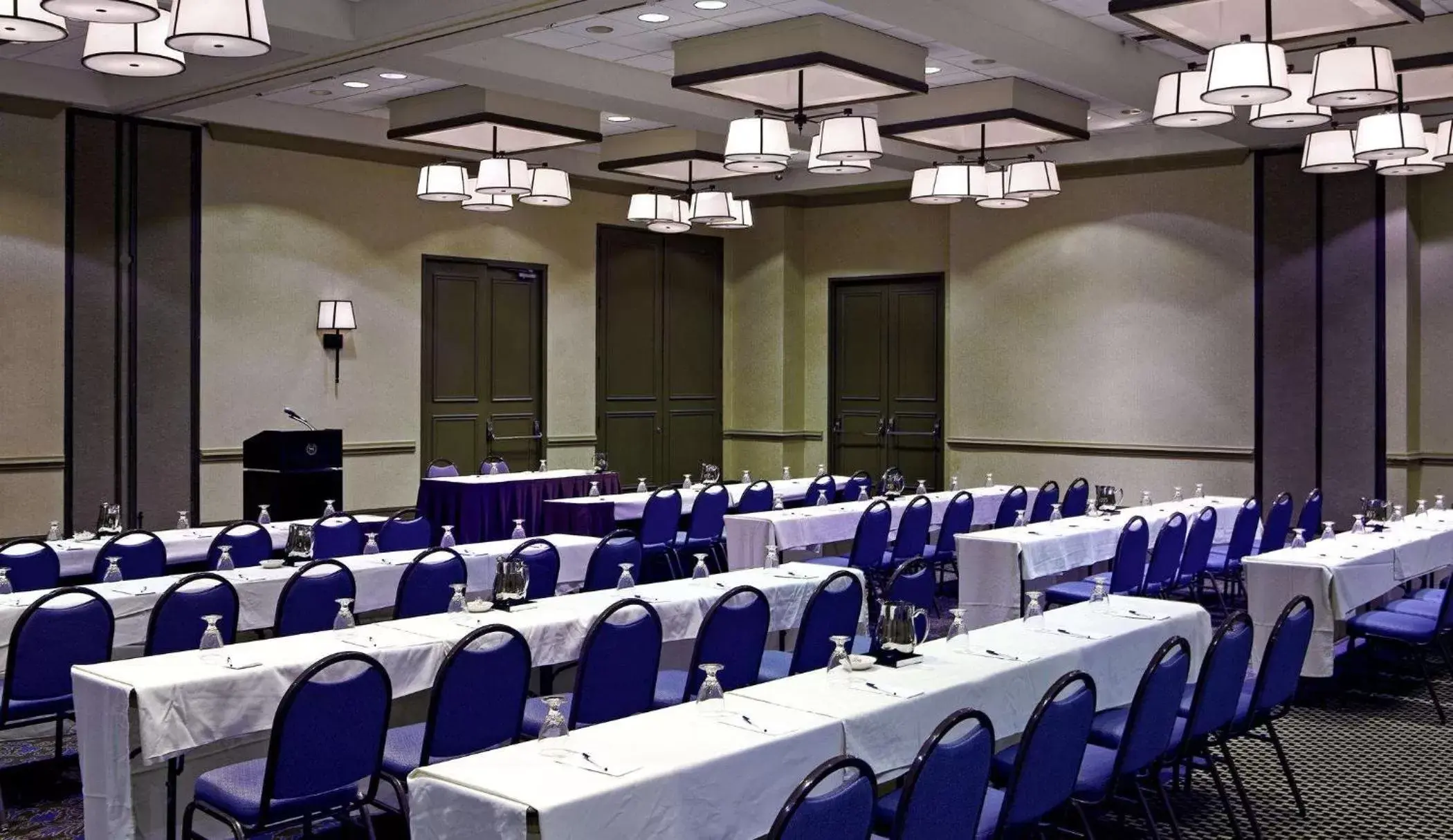 Meeting/conference room in DoubleTree by Hilton Hotel Miami Airport & Convention Center